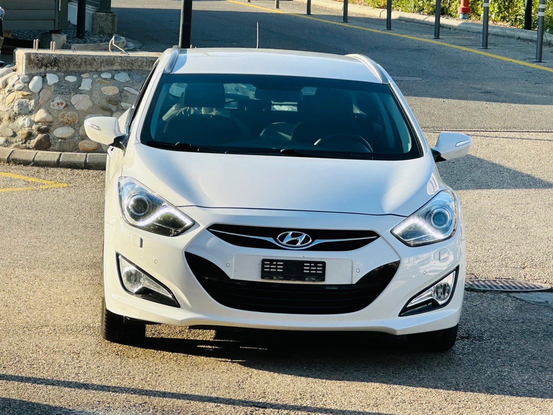 HYUNDAI i40 Wagon 1.7 CRDI Premium Automatic-image-2