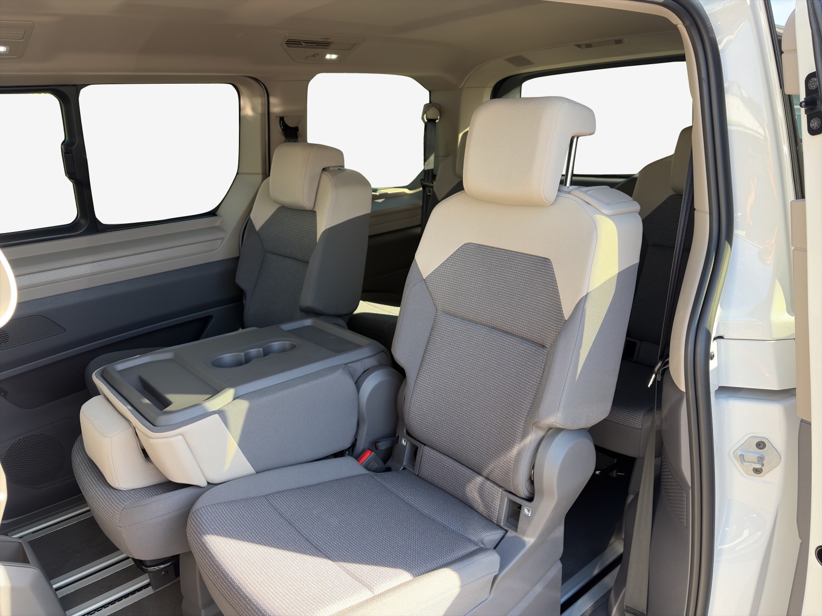 VW Multivan 2.0 TDI Liberty DSG-image-11