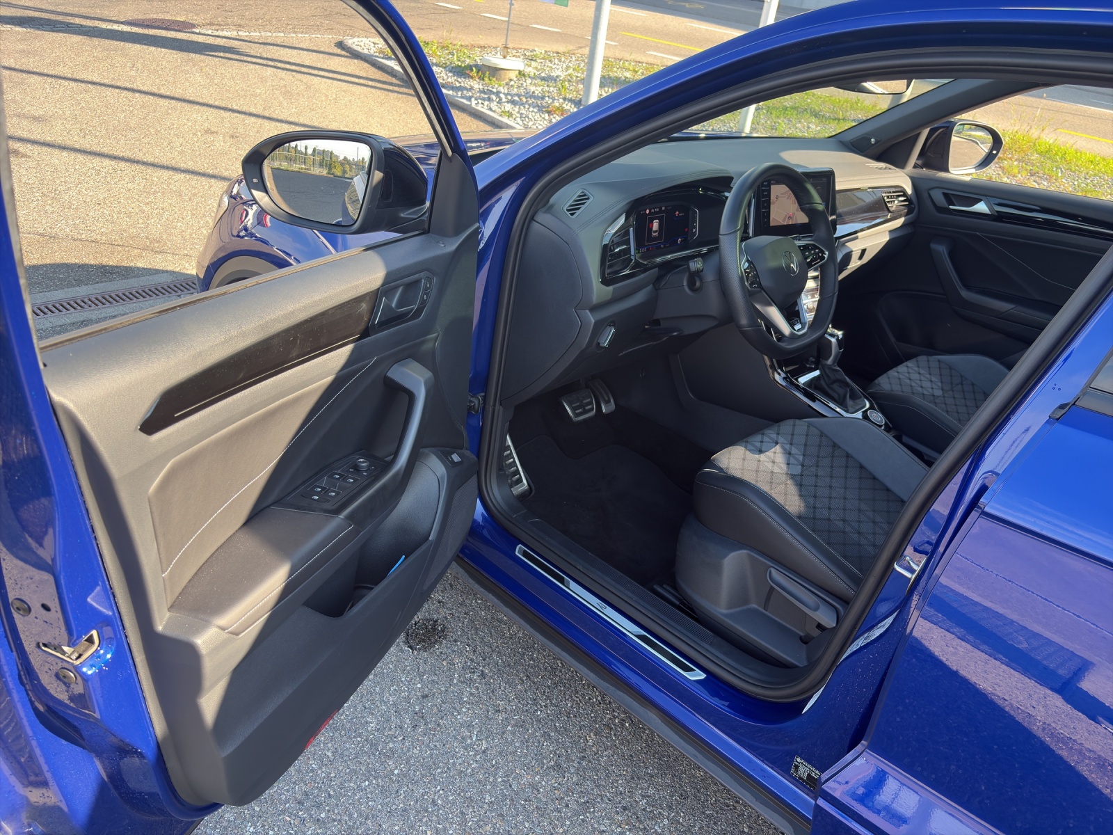 VW T-Roc 2.0 TSI R-Line DSG 4motion-image-4
