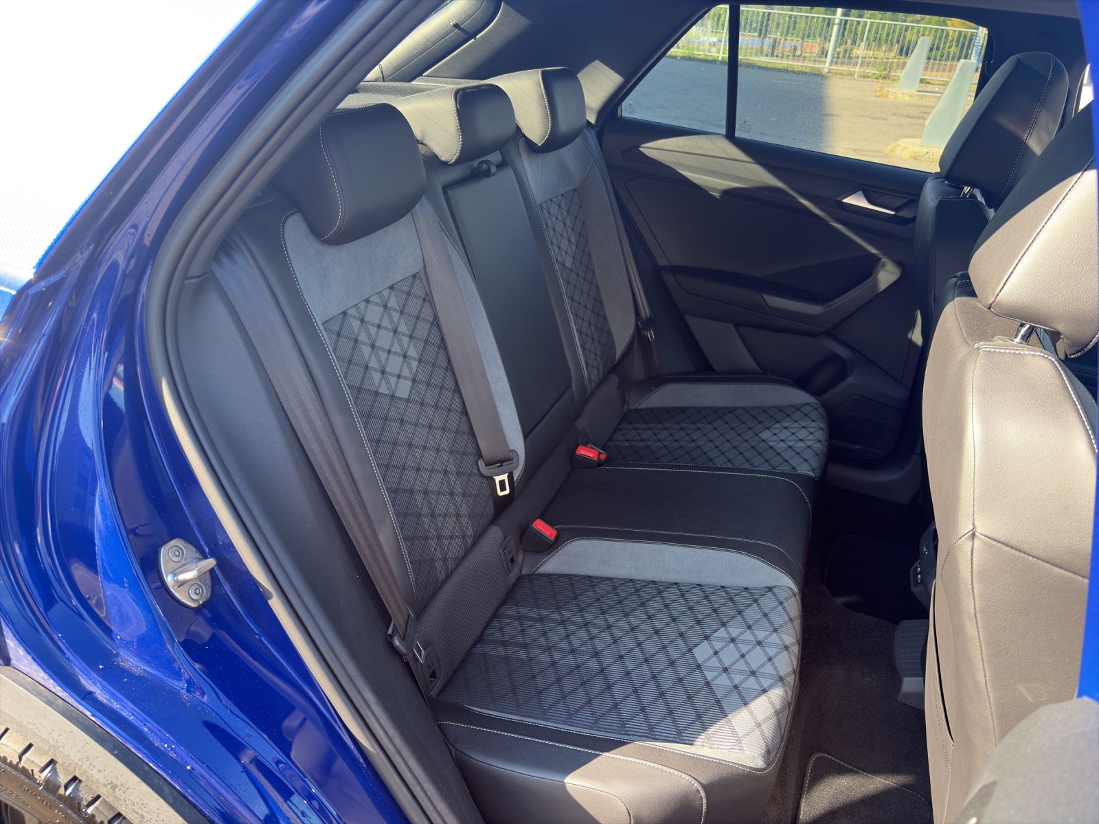 VW T-Roc 2.0 TSI R-Line DSG 4motion-image-7