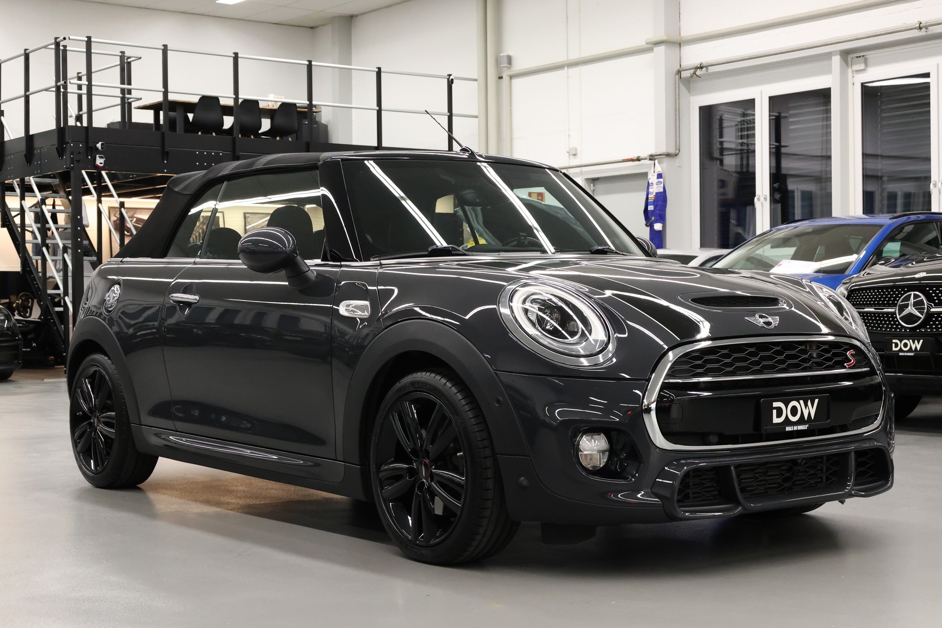 MINI Cabrio F57 2.0i Cooper S SAG-image-1