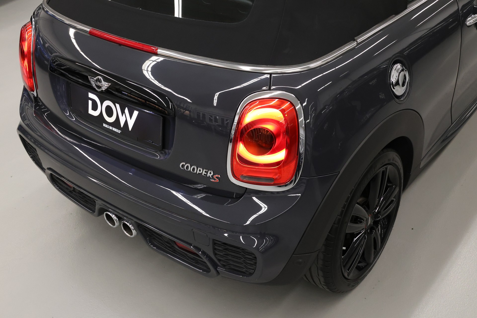 MINI Cabrio F57 2.0i Cooper S SAG-image-9