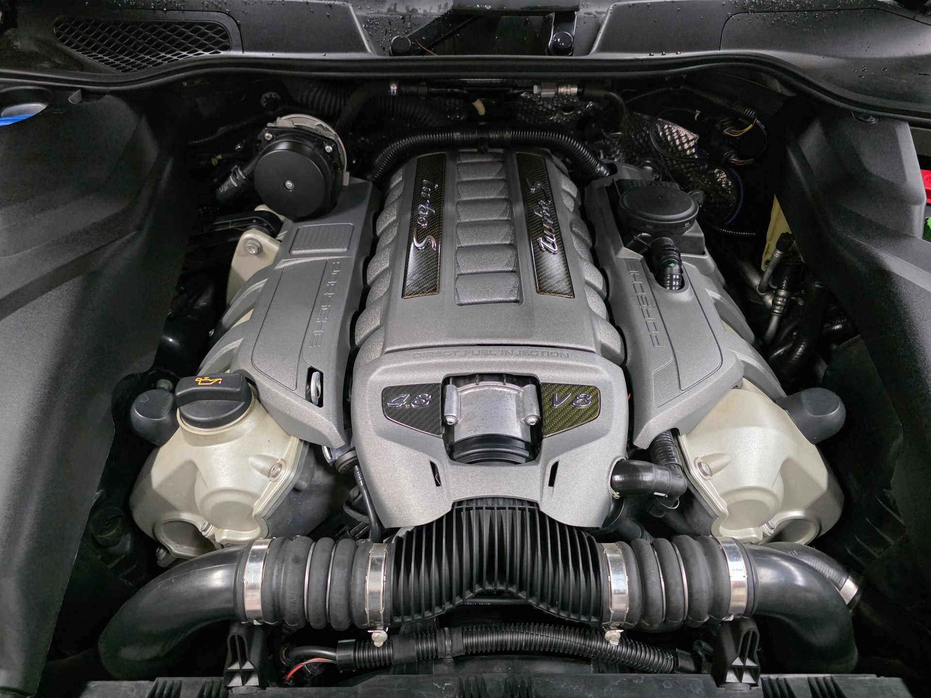 PORSCHE Cayenne Turbo S-image-22