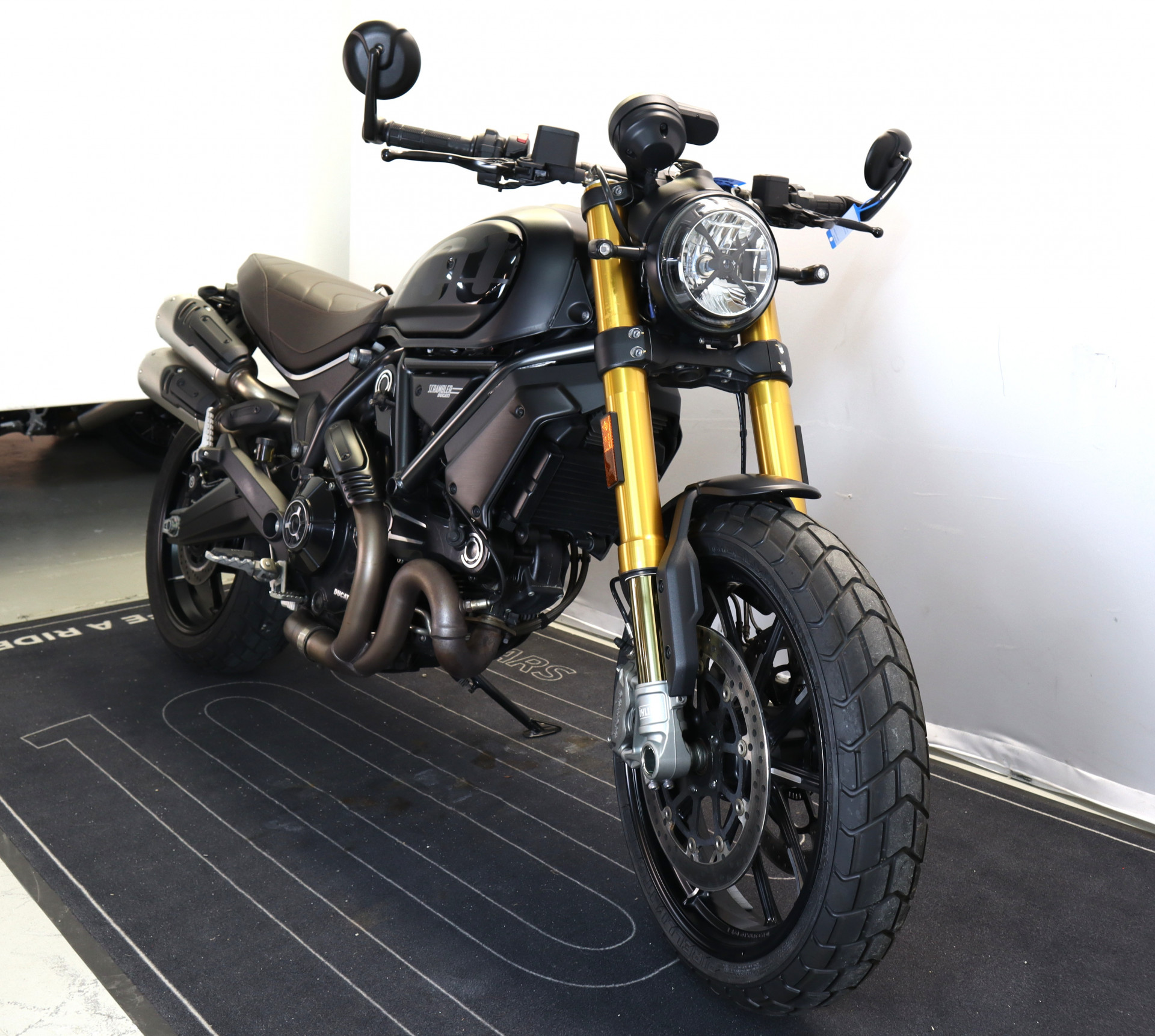 DUCATI Scrambler 1100 Sport Pro-showroom-element-2