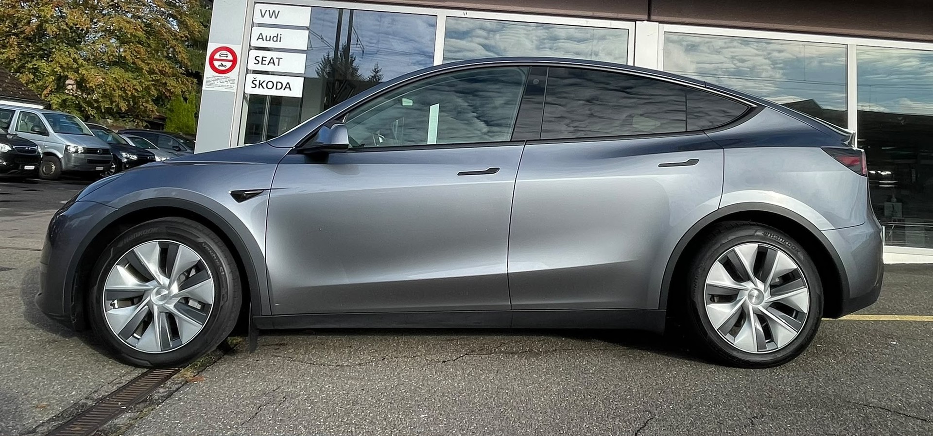 TESLA Y Long Range 533 km (WLTP) 514PS Quicksilver | AHK | FSD Potenzial | Made in Berlin Werksgarantie