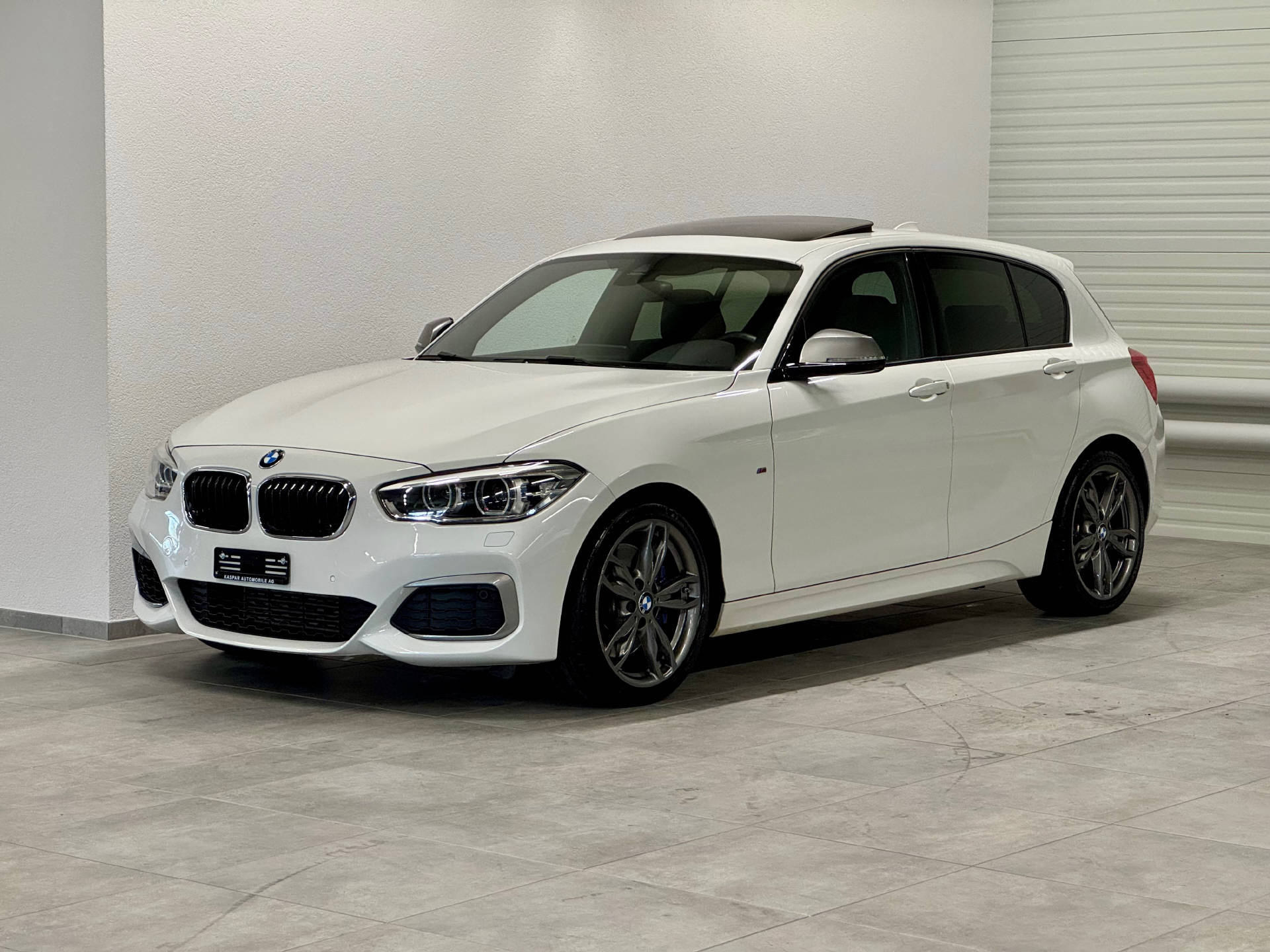BMW M135i xDrive-image-0