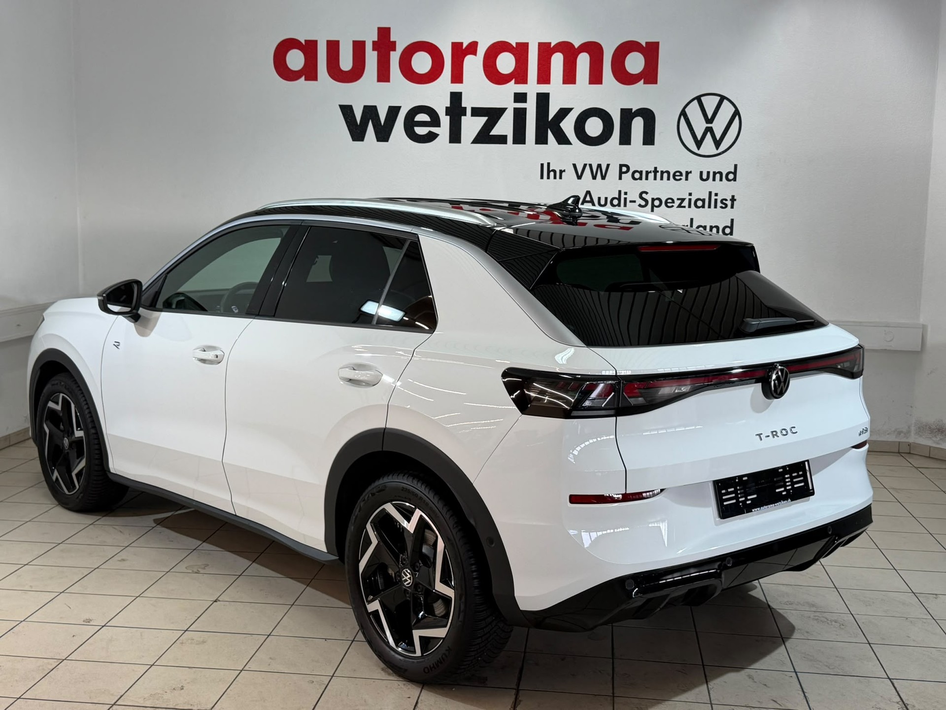 VW T-Roc 1.5 eTSI mHEV R-Line DSG-image-2