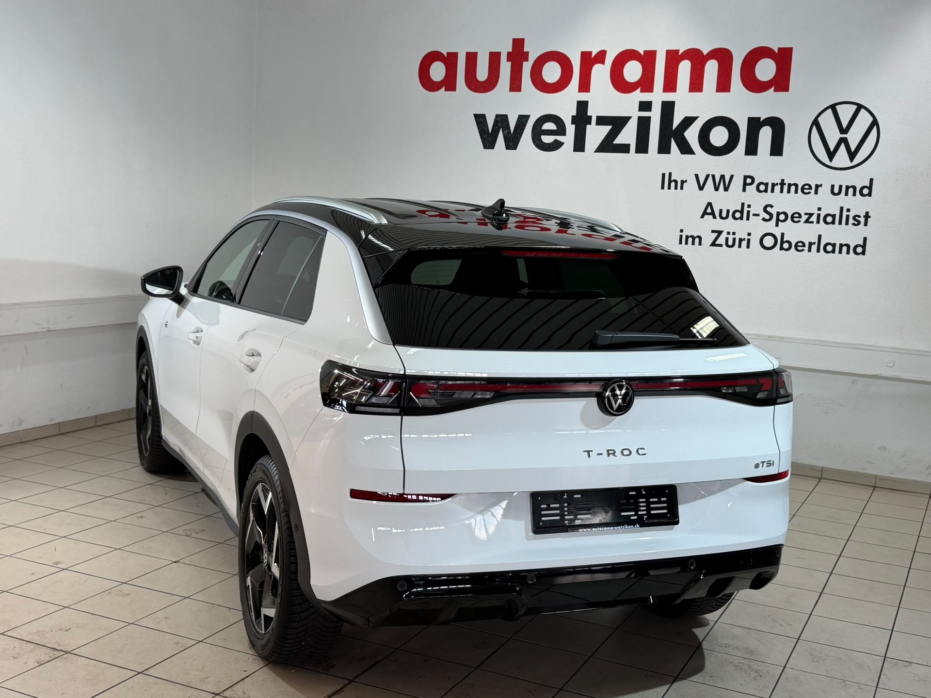 VW T-Roc 1.5 eTSI mHEV R-Line DSG-image-3