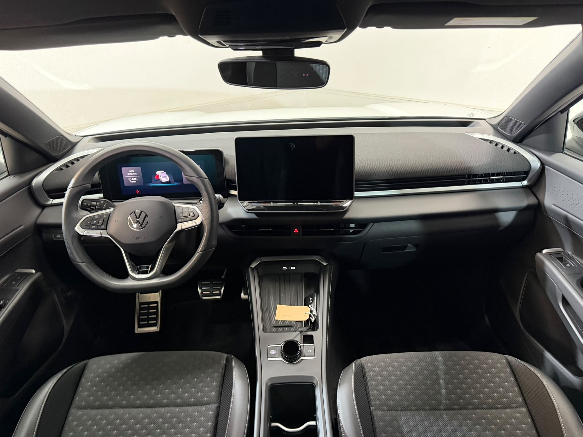 VW T-Roc 1.5 eTSI mHEV R-Line DSG-image-9