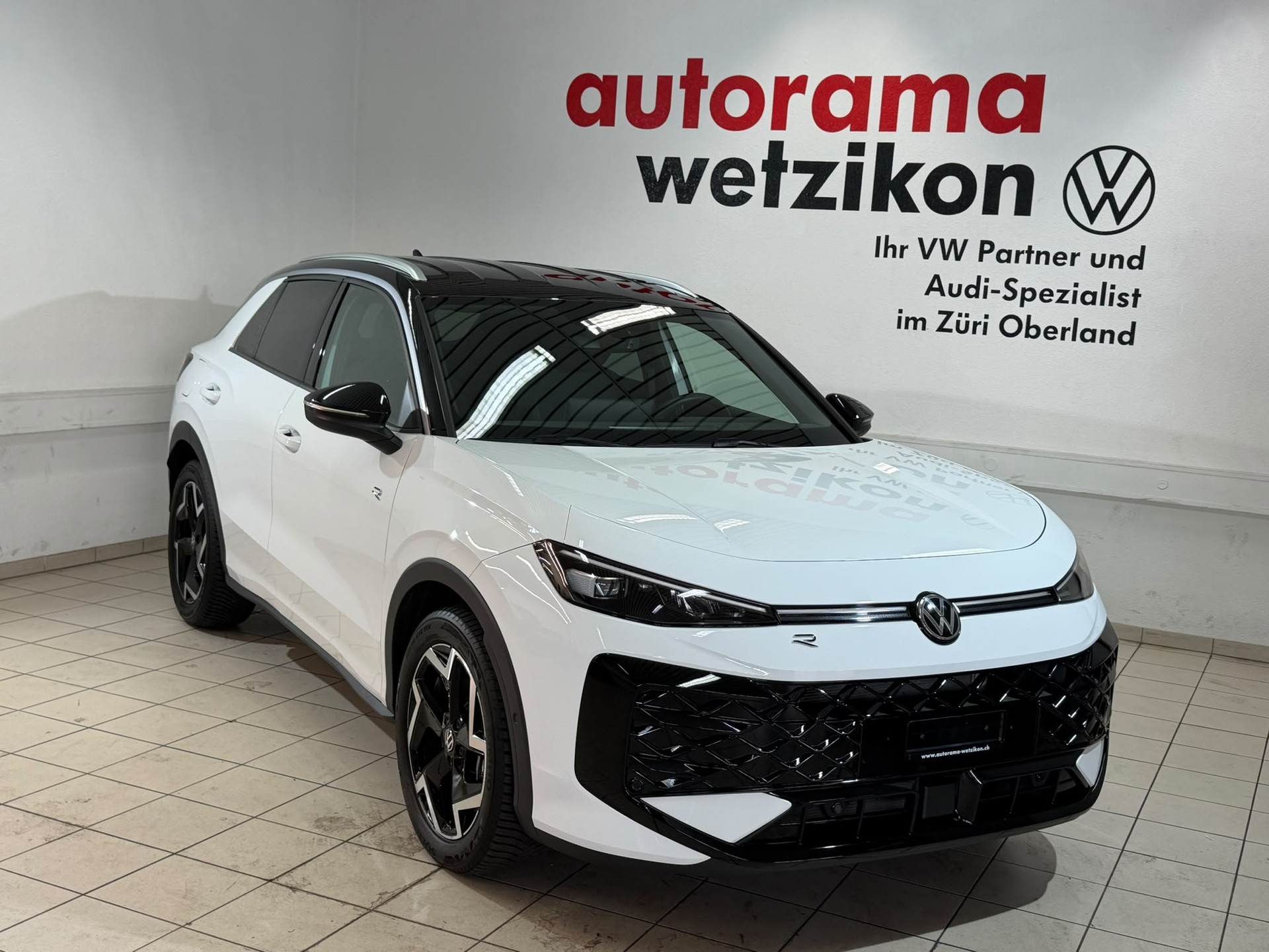 VW T-Roc 1.5 eTSI mHEV R-Line DSG-image-1