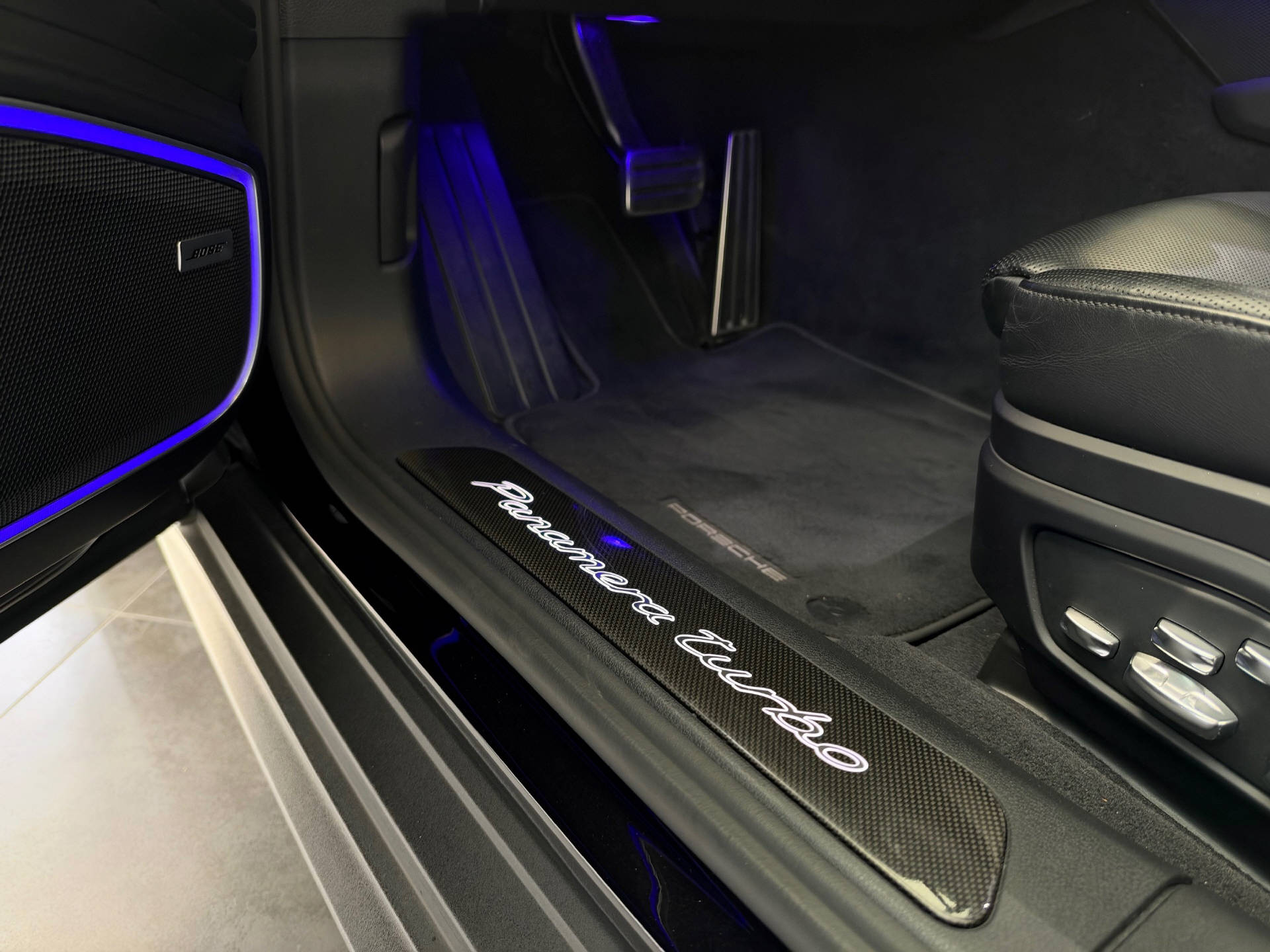 PORSCHE Panamera 4.0 V8 Turbo-image-24