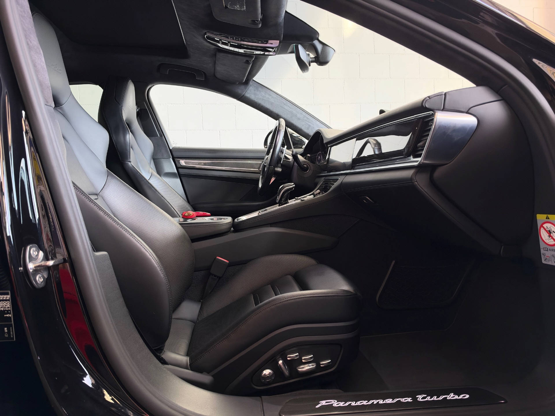 PORSCHE Panamera 4.0 V8 Turbo-image-17