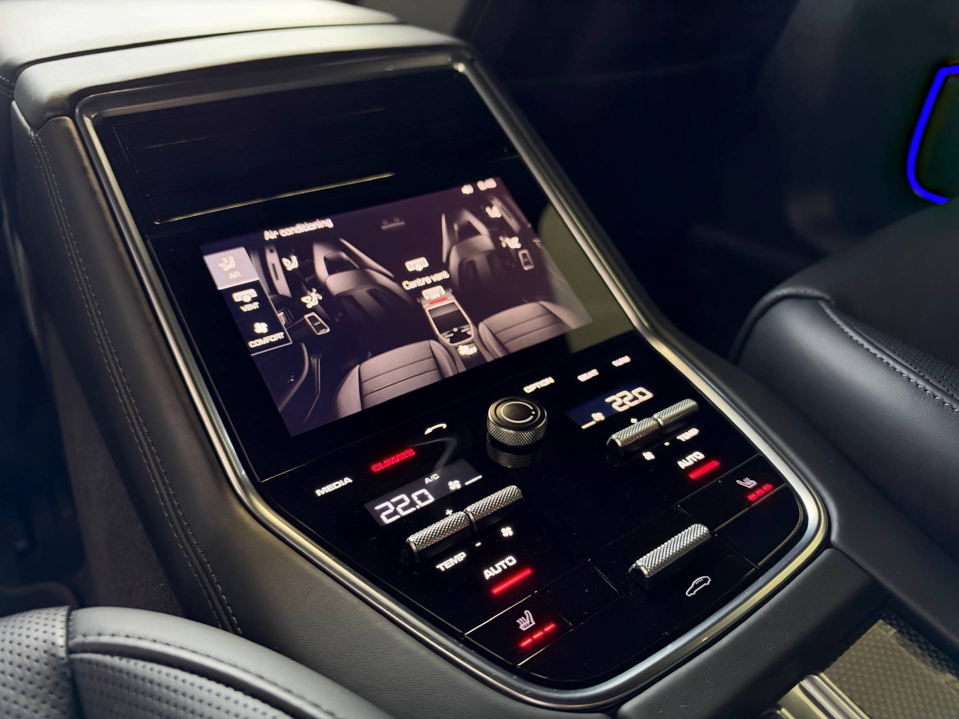 PORSCHE Panamera 4.0 V8 Turbo-image-14