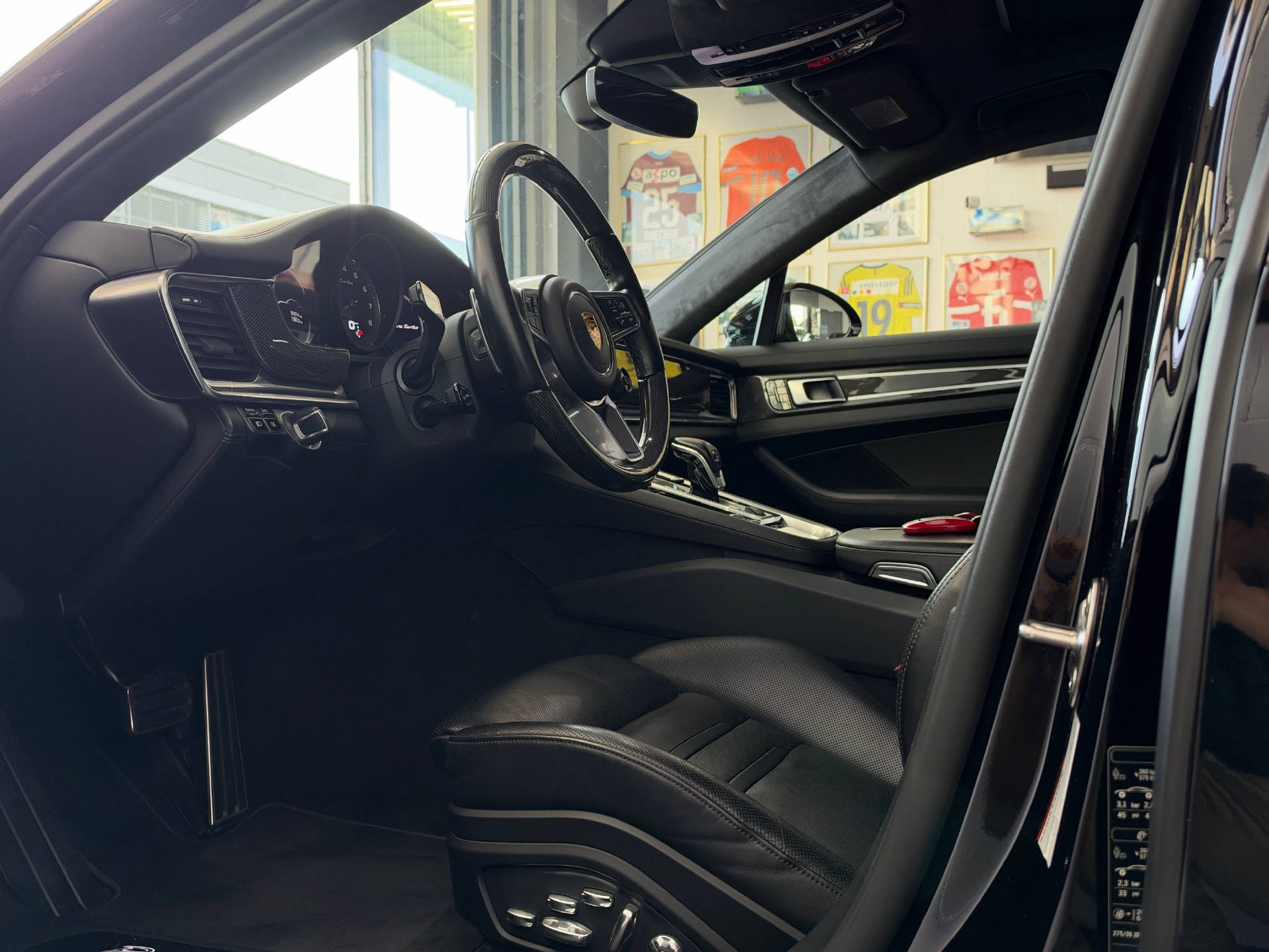 PORSCHE Panamera 4.0 V8 Turbo-image-12