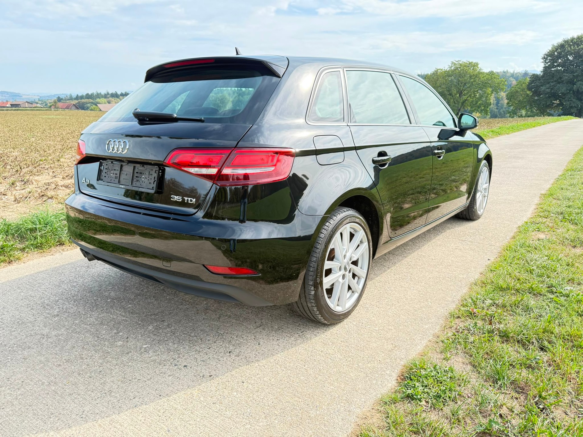 AUDI A3 2.0 TDI-image-3