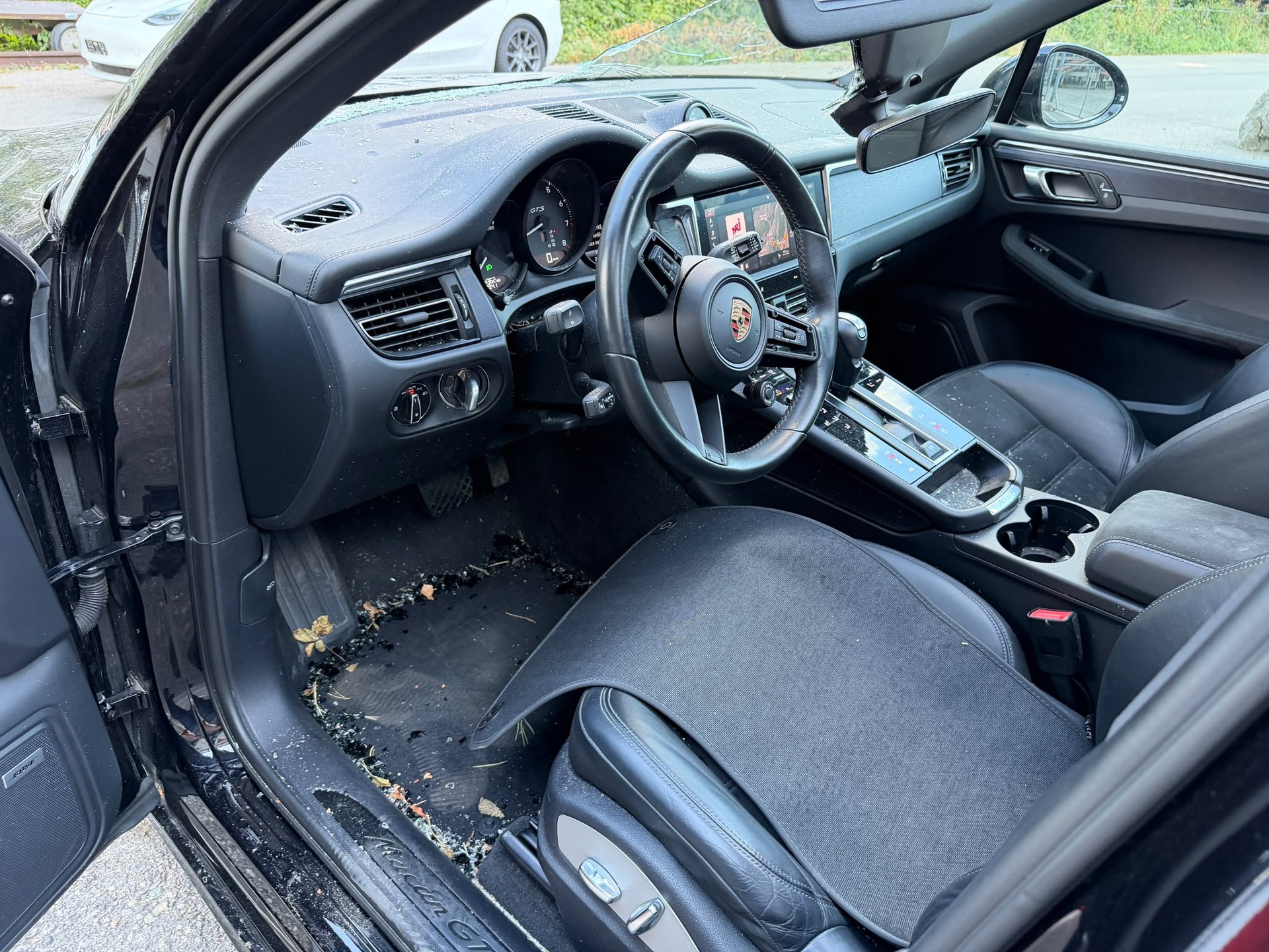 PORSCHE Macan GTS PDK-image-5