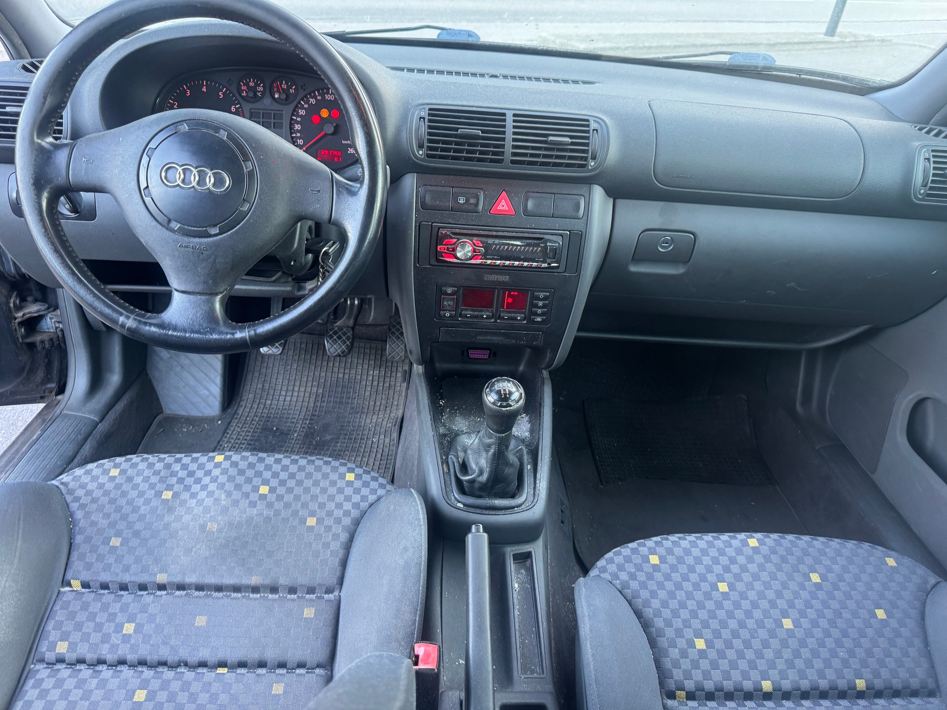 AUDI A3 1.8 T Attraction-image-11