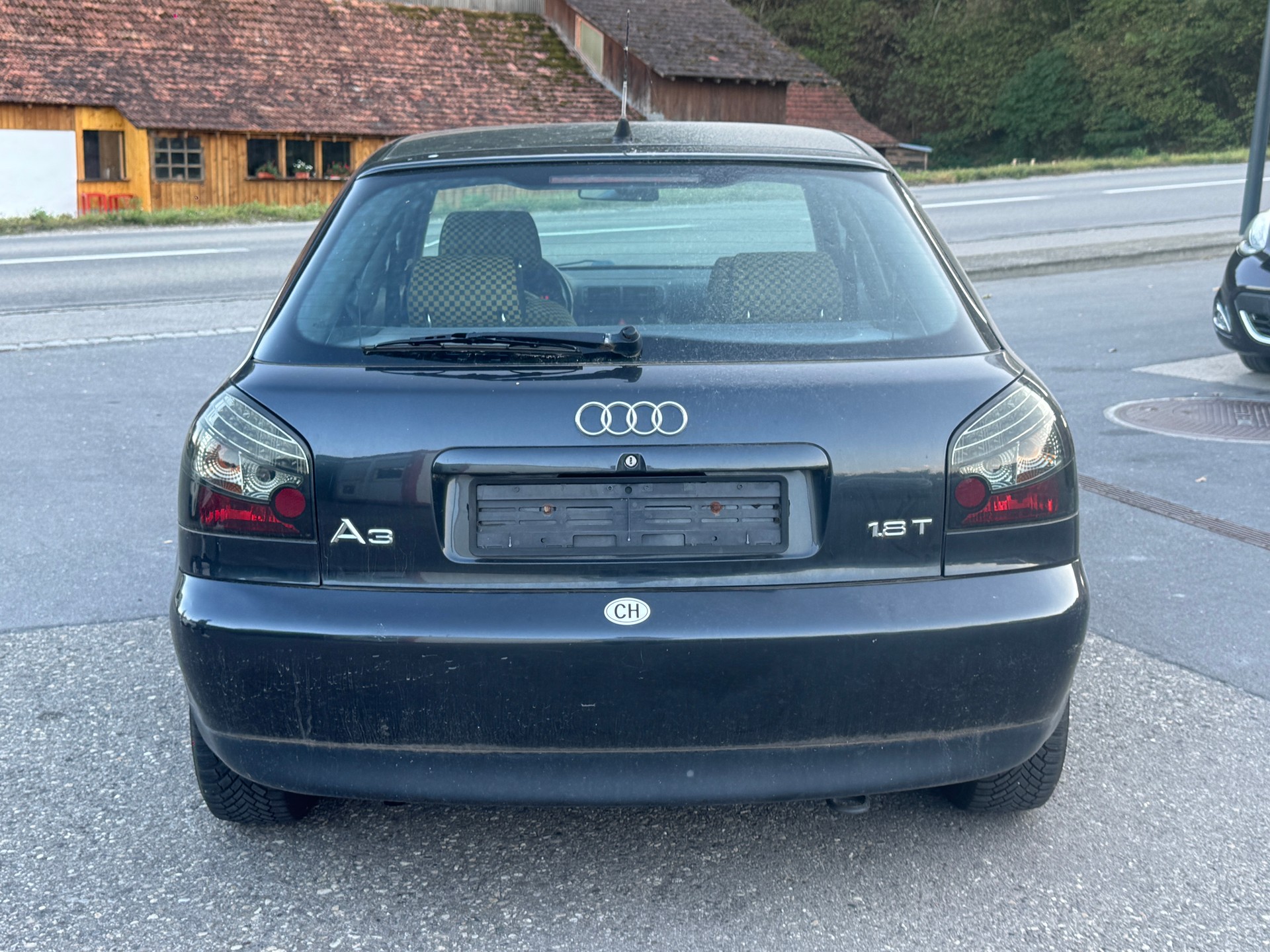 AUDI A3 1.8 T Attraction-image-14