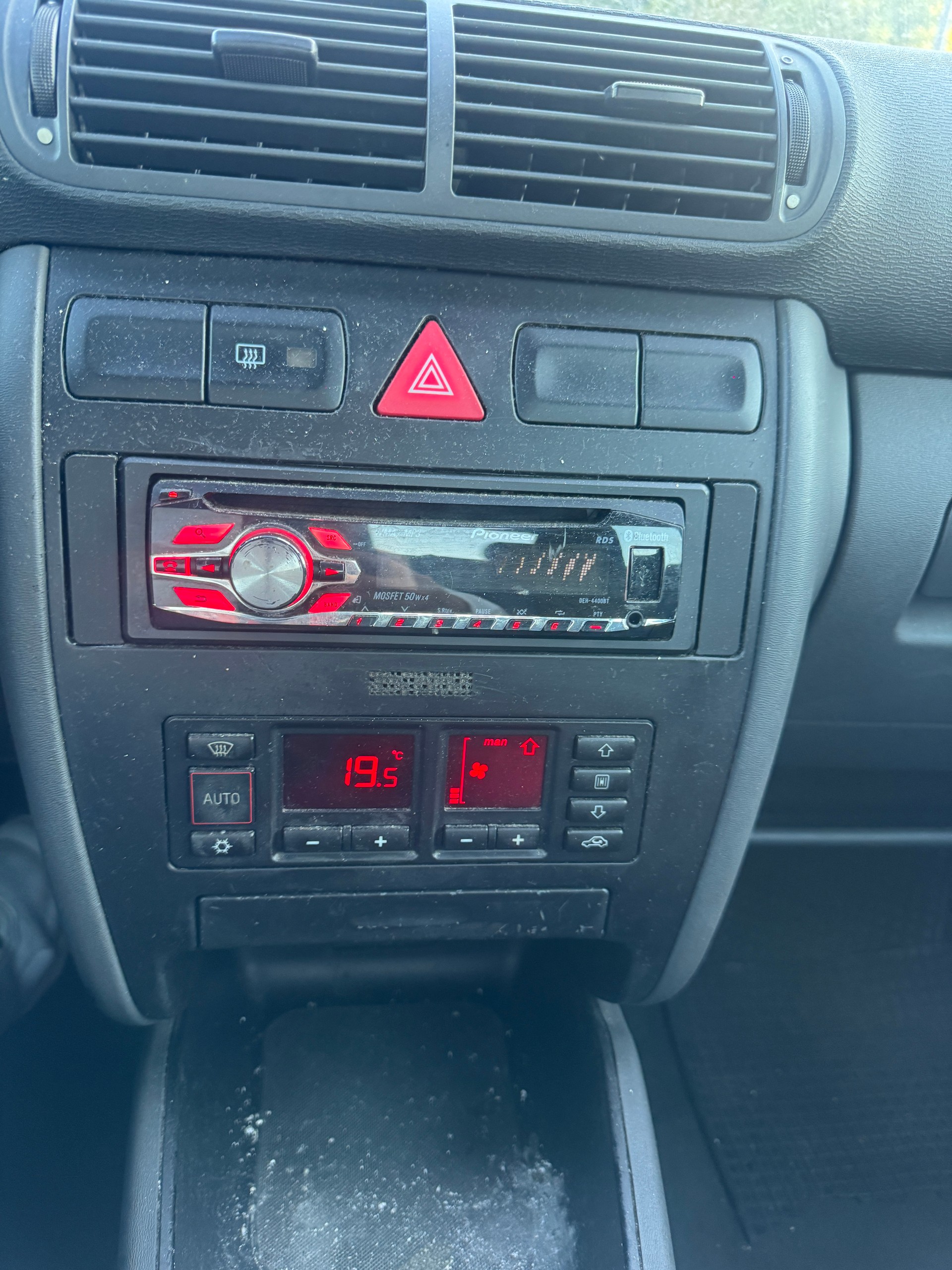 AUDI A3 1.8 T Attraction-image-13