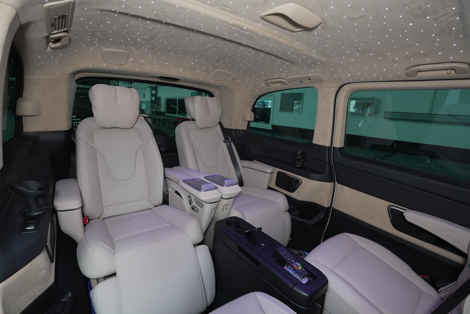 MERCEDES-BENZ MERCEDES-BENZ V 300 d | Exclusive Luxury VIP Umbau | Maybach-Sitze | Sternenhimmel-image-4