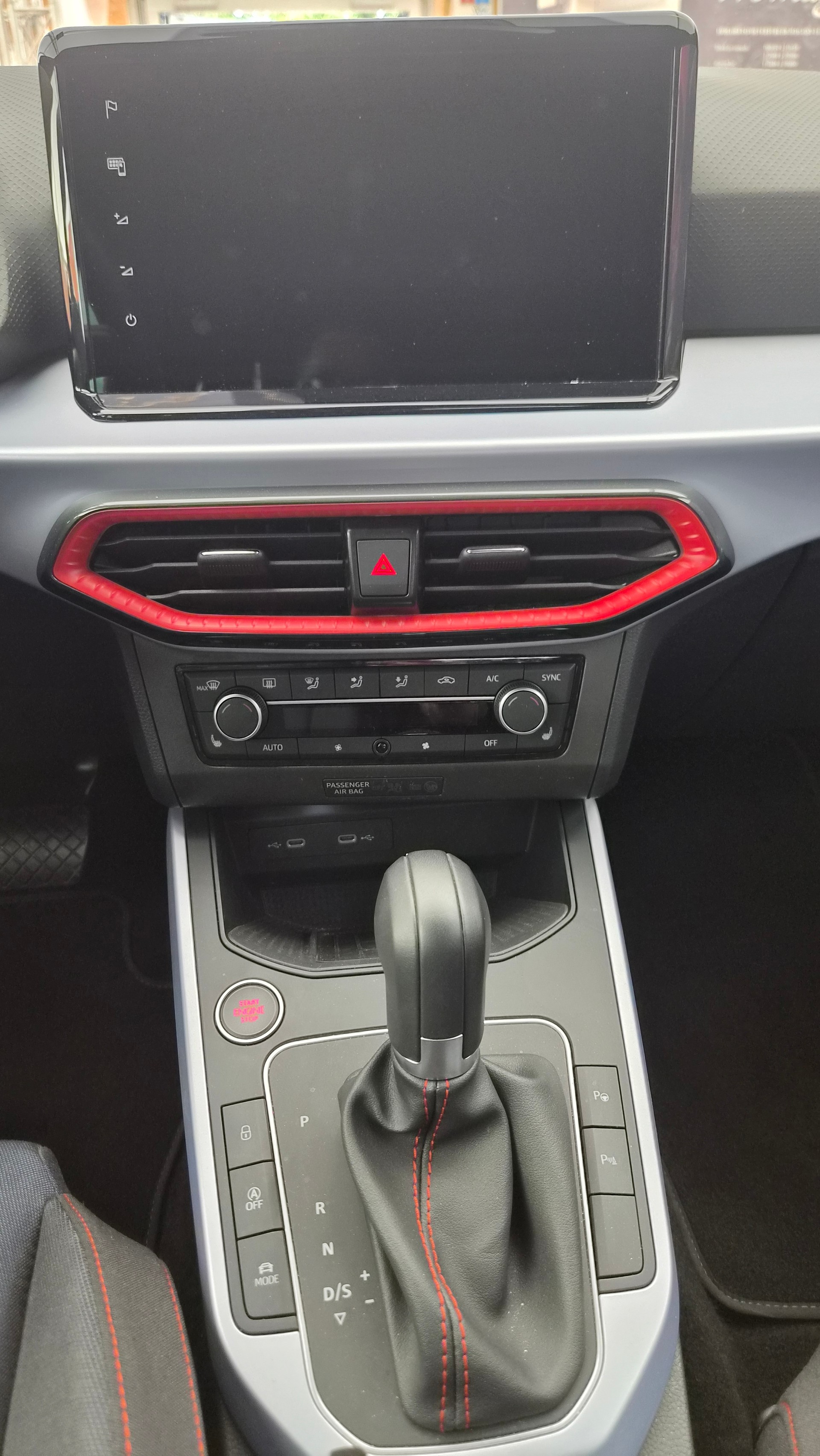 SEAT Arona 1.5 Eco TSI FR DSG-image-9