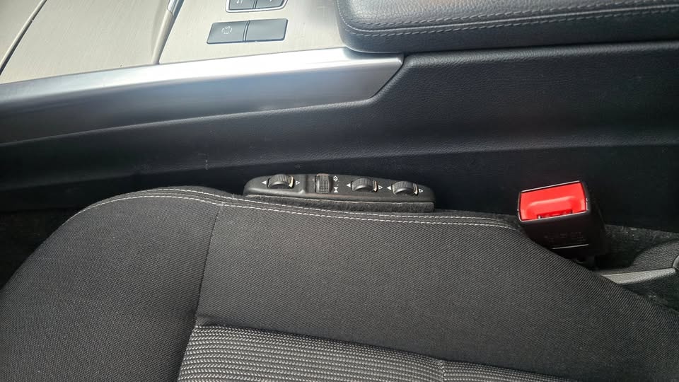 MERCEDES-BENZ E 250 CDI 4Matic 7G-Tronic-image-12