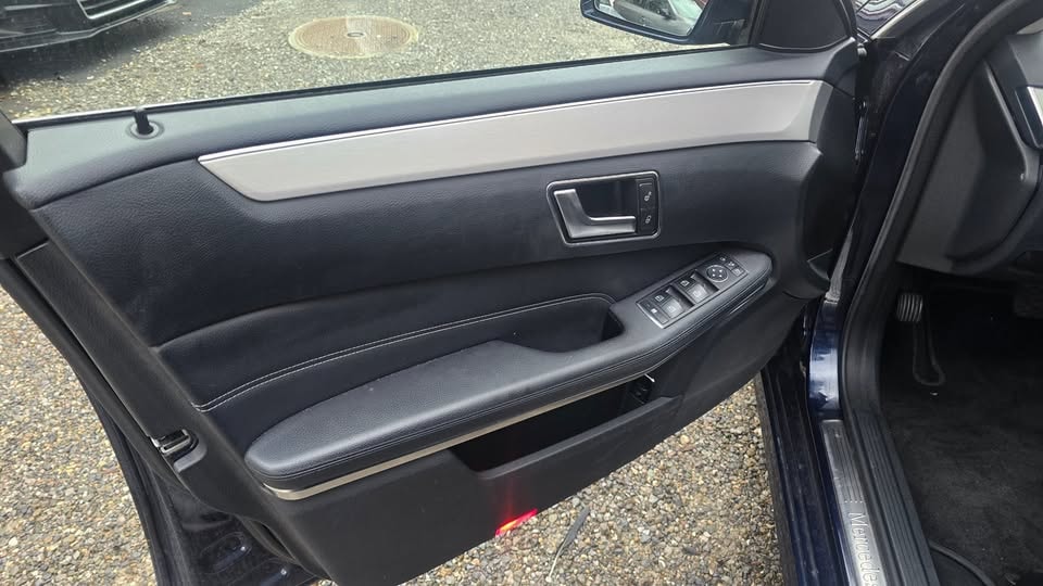 MERCEDES-BENZ E 250 CDI 4Matic 7G-Tronic-image-9