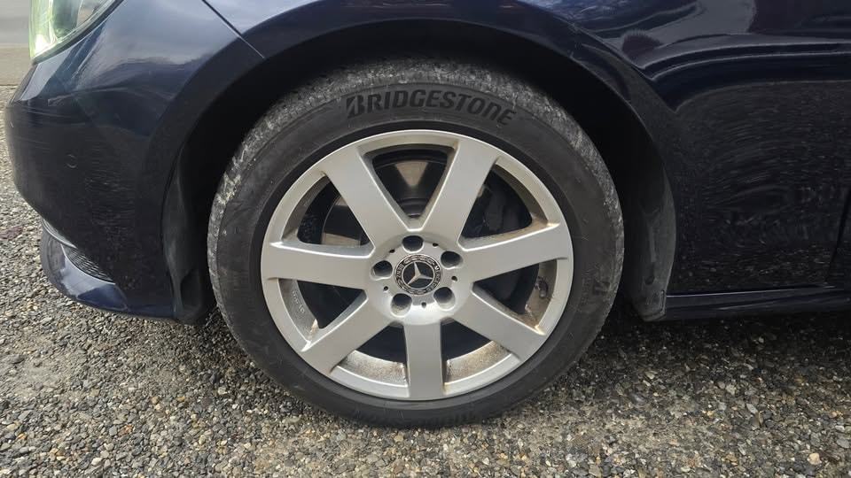 MERCEDES-BENZ E 250 CDI 4Matic 7G-Tronic-image-11