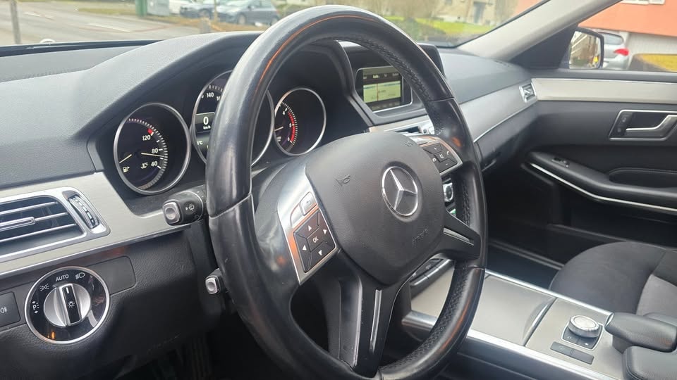 MERCEDES-BENZ E 250 CDI 4Matic 7G-Tronic-image-10