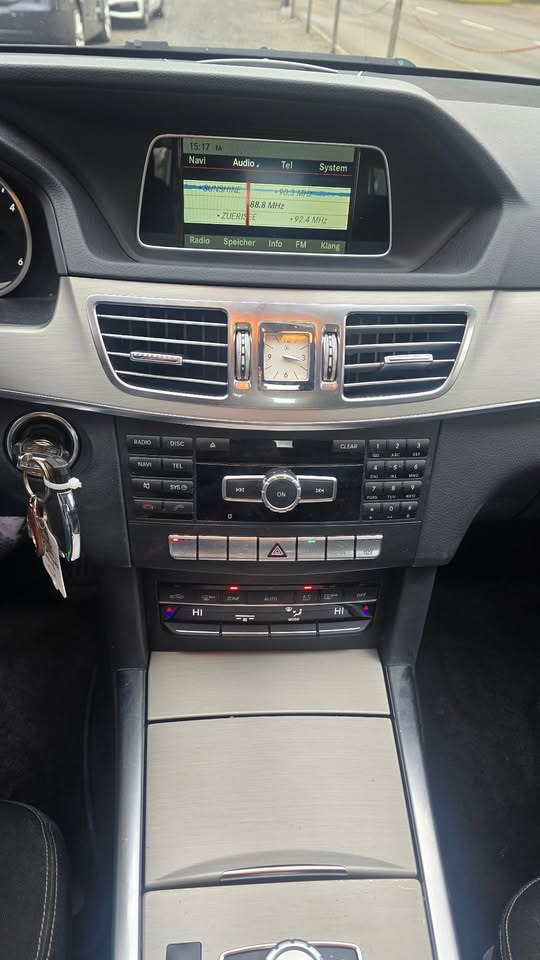 MERCEDES-BENZ E 250 CDI 4Matic 7G-Tronic-image-13