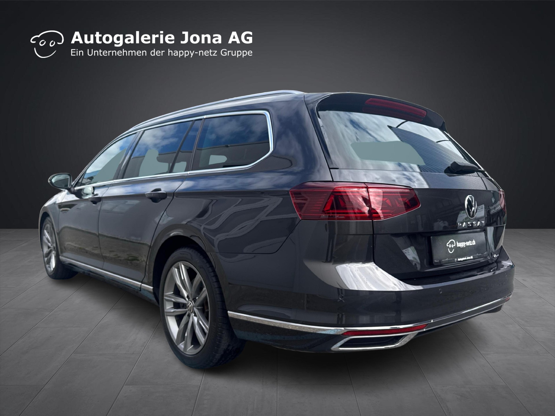 VW Passat Variant 2.0 TSI Elegance DSG 4m-image-2