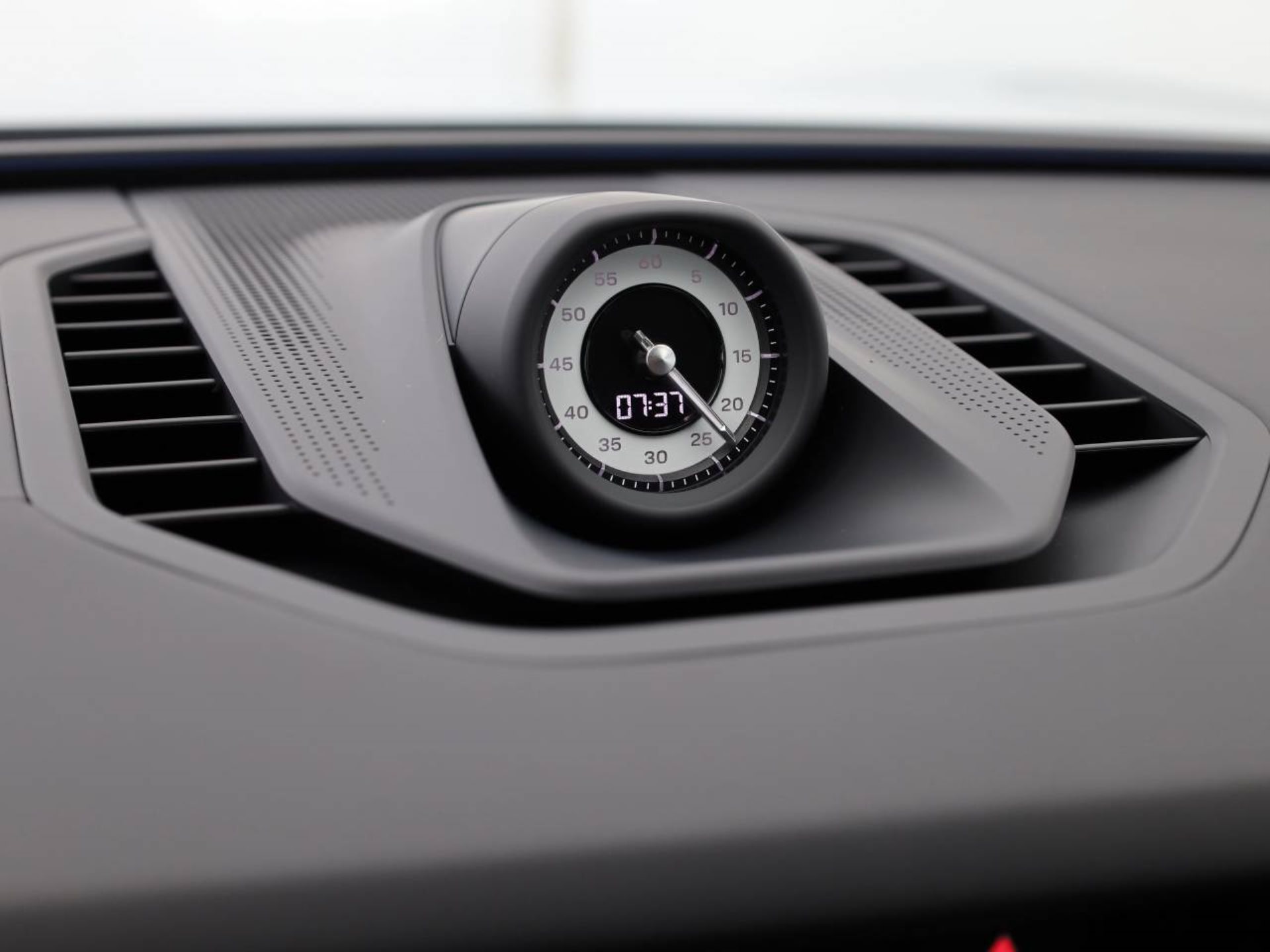 PORSCHE Cayenne S Coupé Electric-image-12