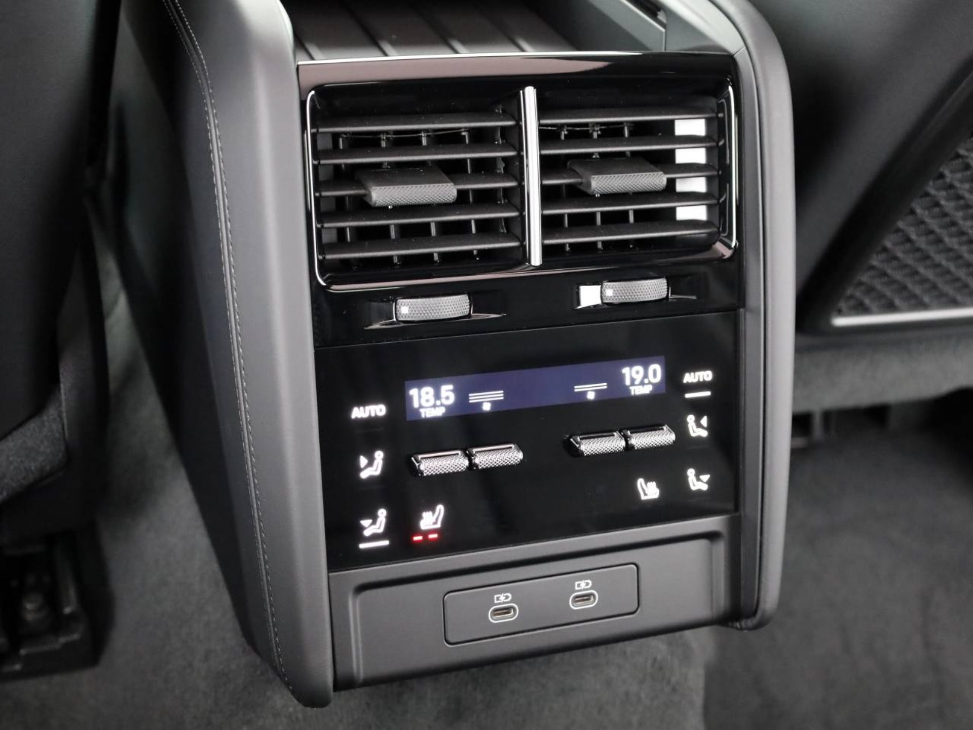 PORSCHE Cayenne S Coupé Electric-image-19