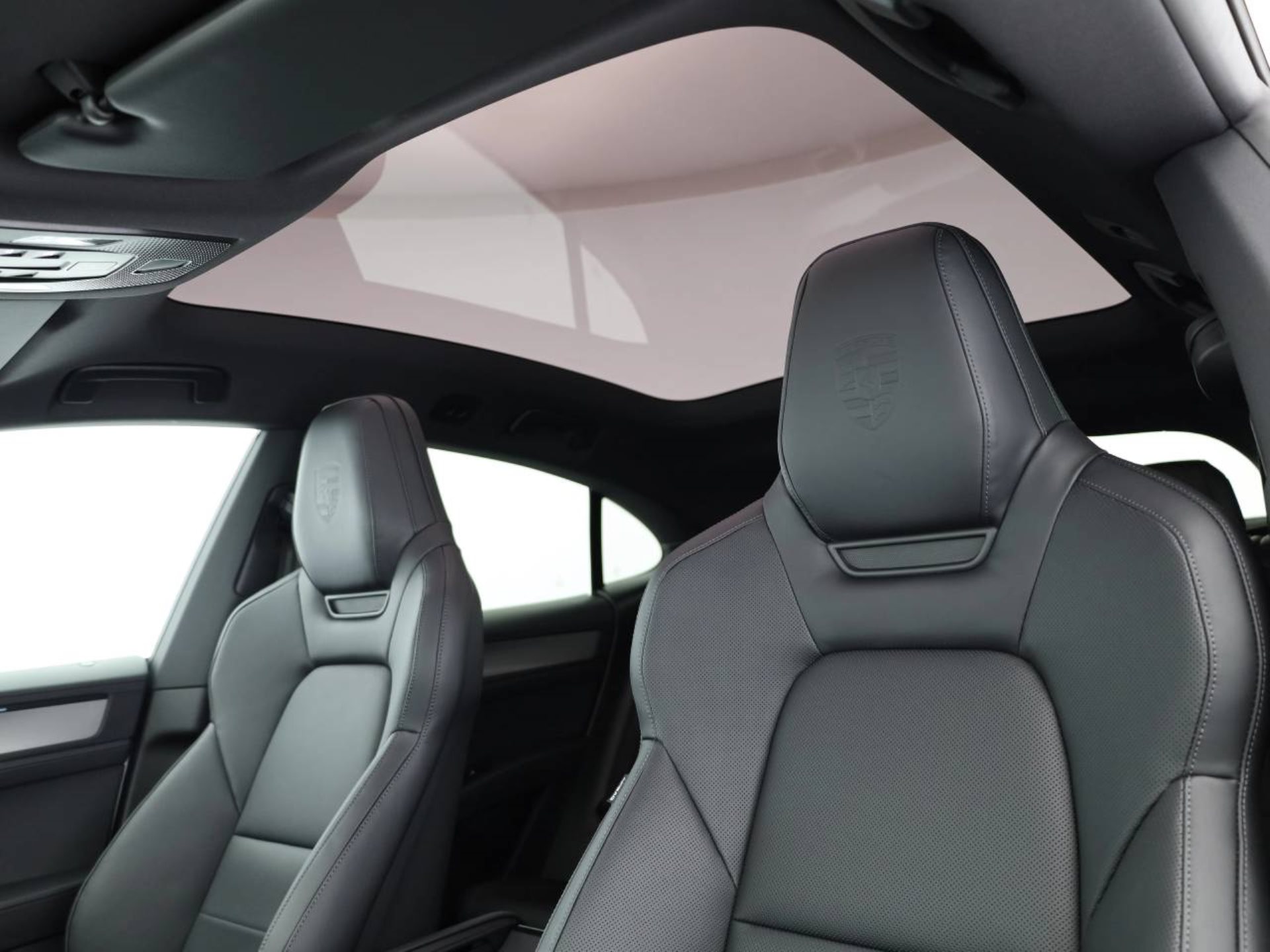 PORSCHE Cayenne S Coupé Electric-image-14