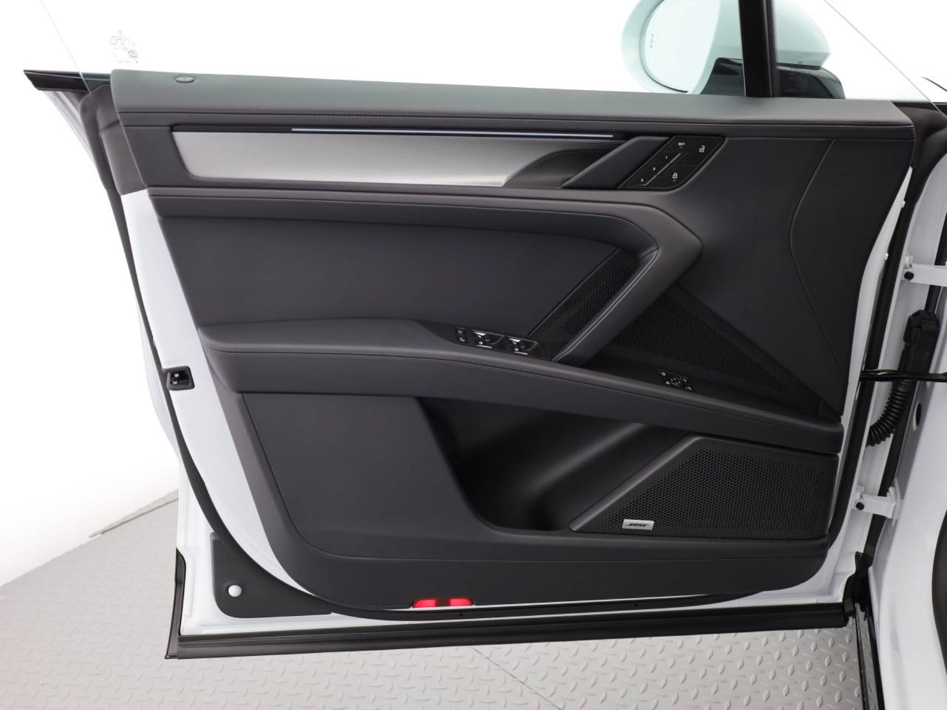PORSCHE Cayenne S Coupé Electric-image-16