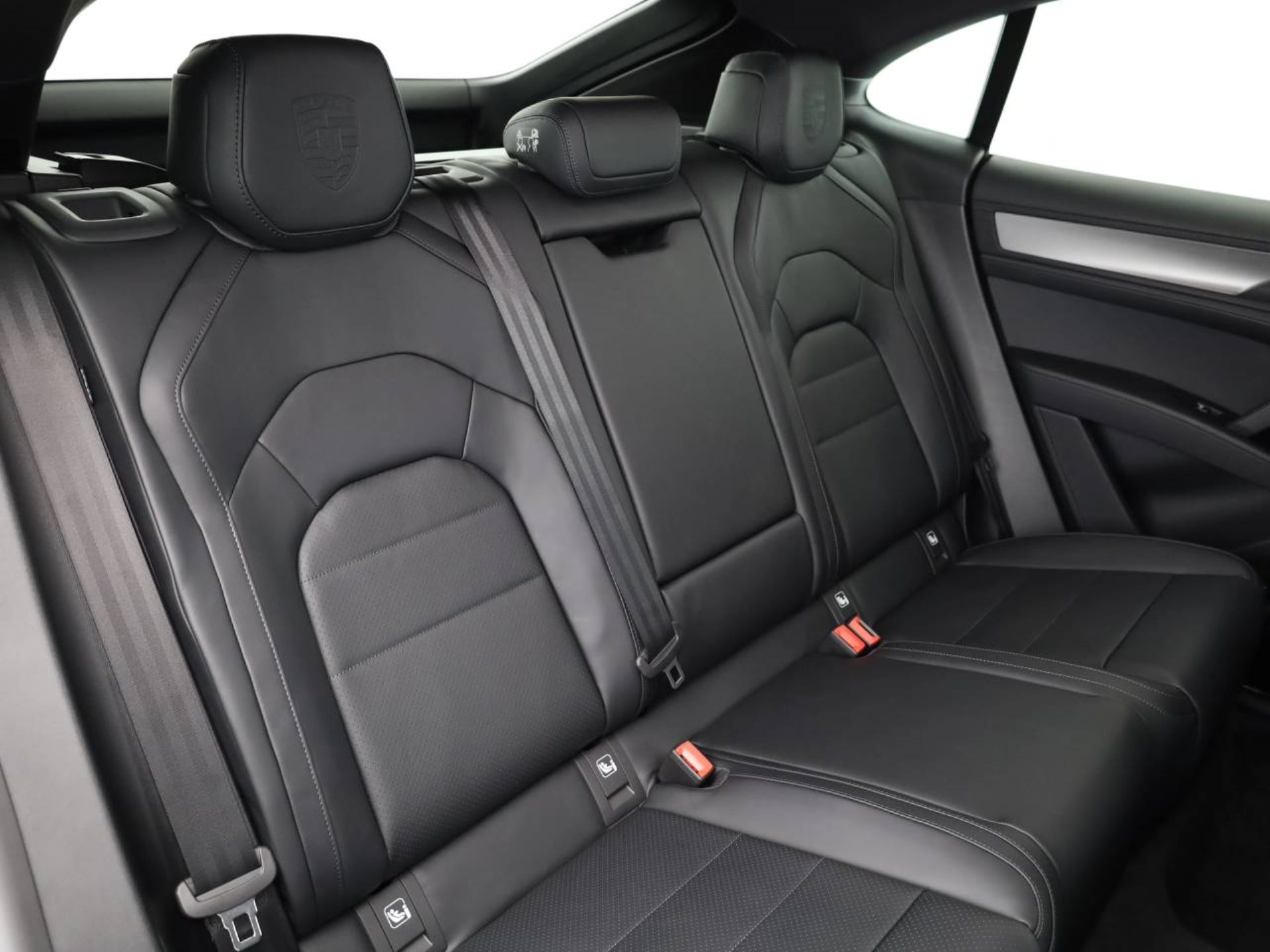 PORSCHE Cayenne S Coupé Electric-image-18