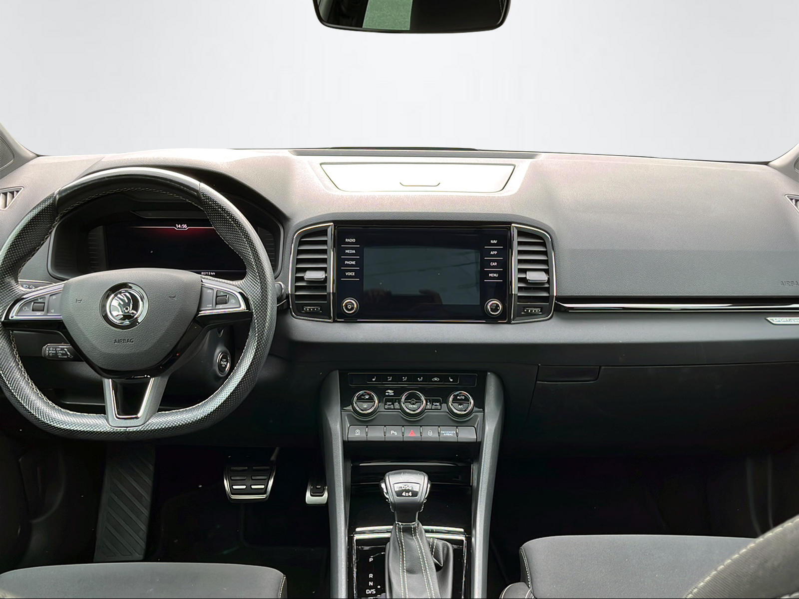 SKODA Karoq 2.0 TSI SportLine DSG 4x4-image-9