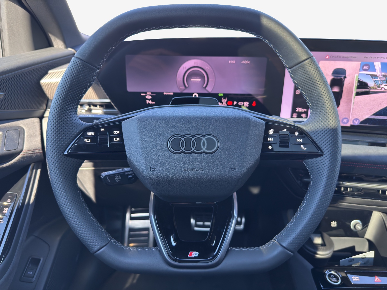 AUDI Q6 e-tron quattro-image-12
