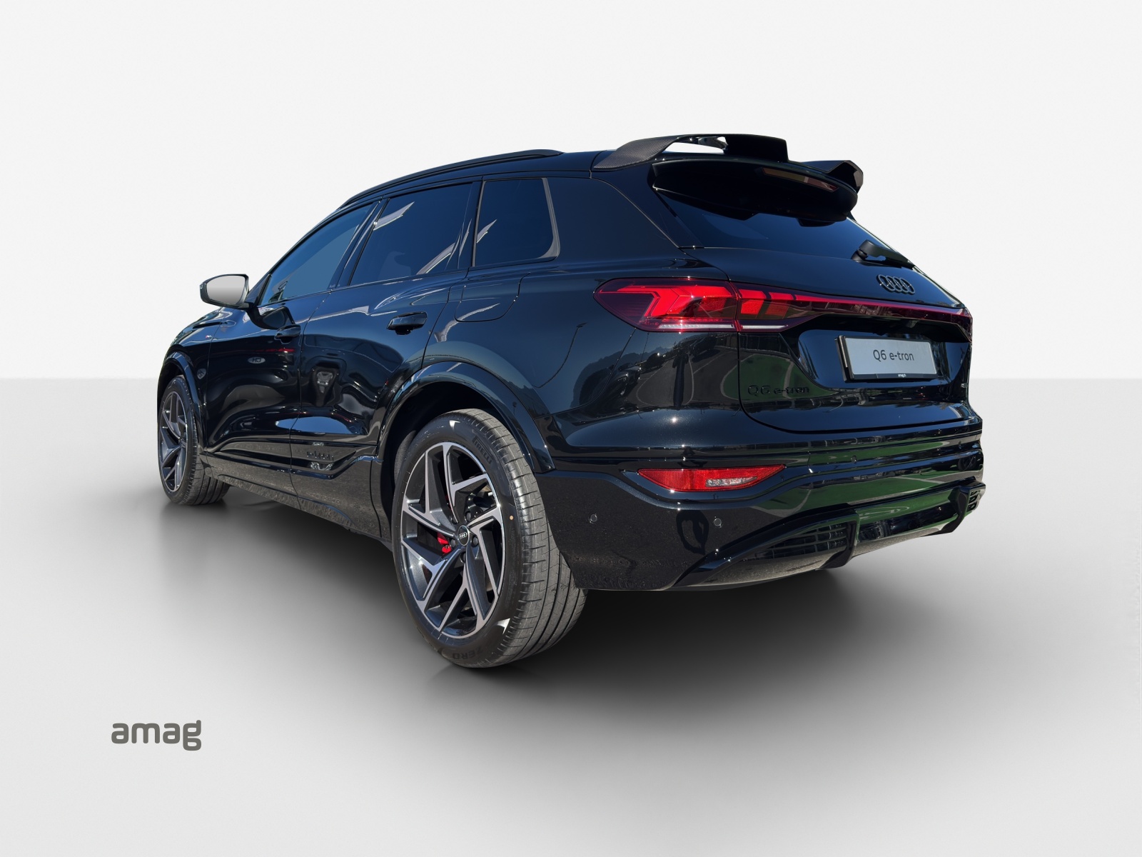 AUDI Q6 e-tron quattro-image-3