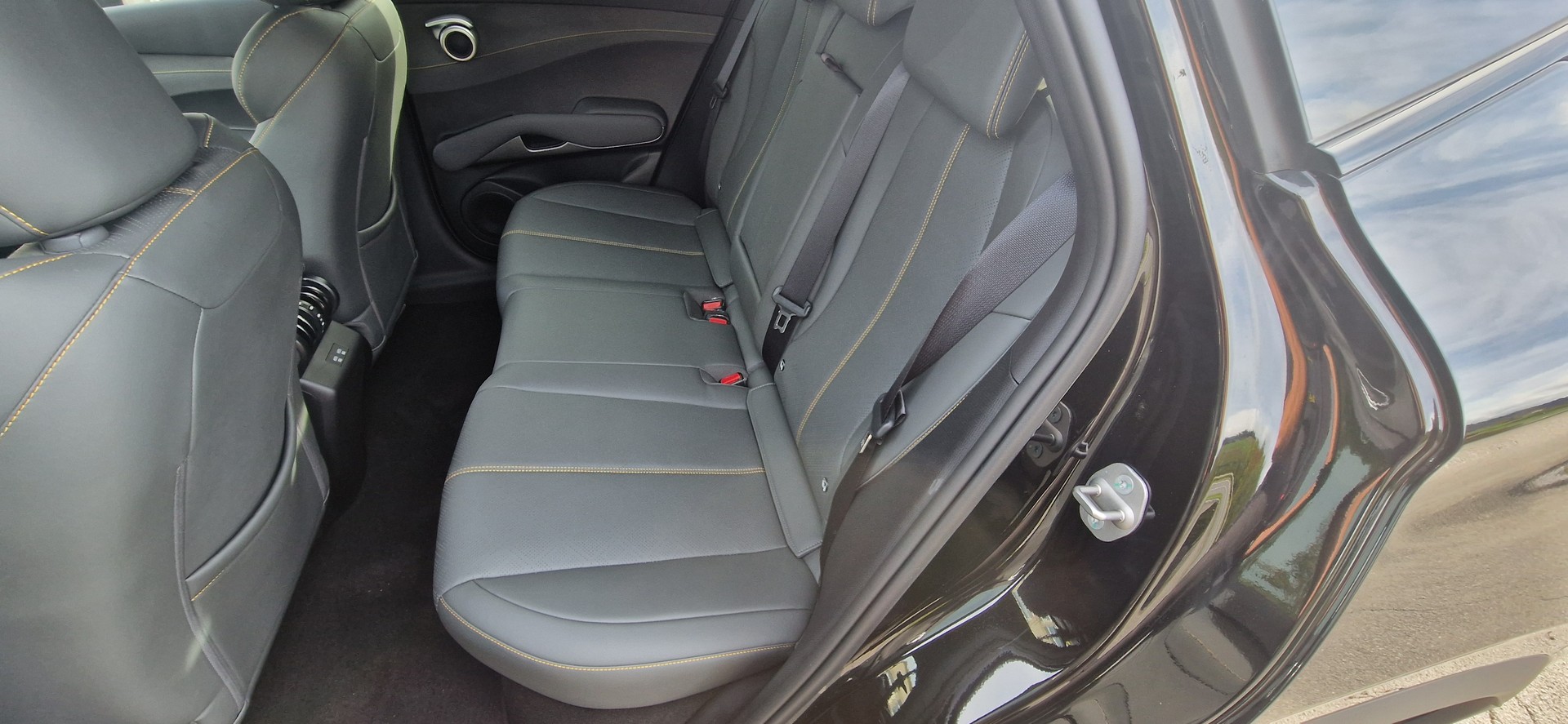 BYD EVO 74.8 kWh Excellence AWD-image-16