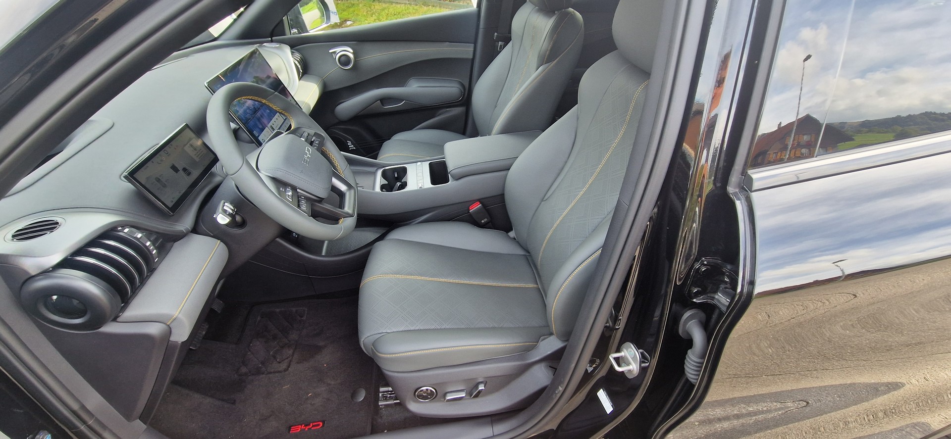 BYD EVO 74.8 kWh Excellence AWD-image-15