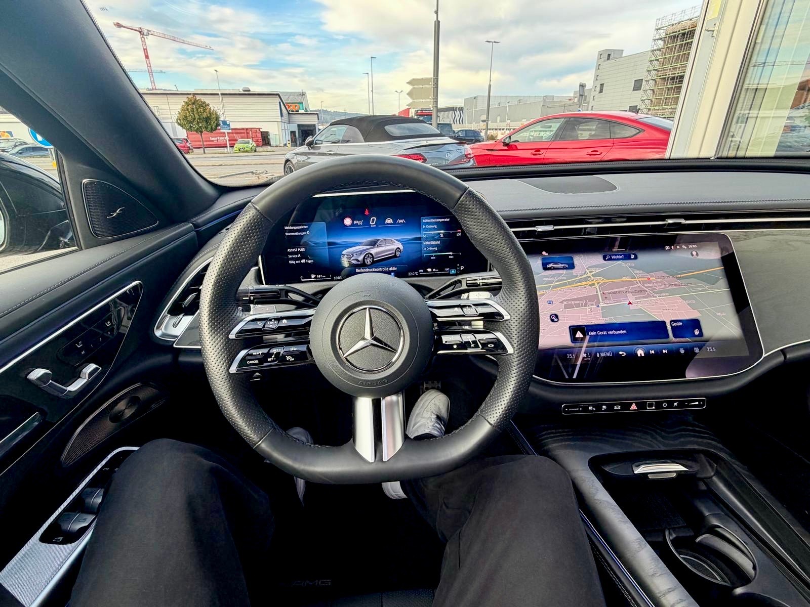 MERCEDES-BENZ E 300 e AMG Line 4Matic EQ Hybrid 9G-Tronic-image-13