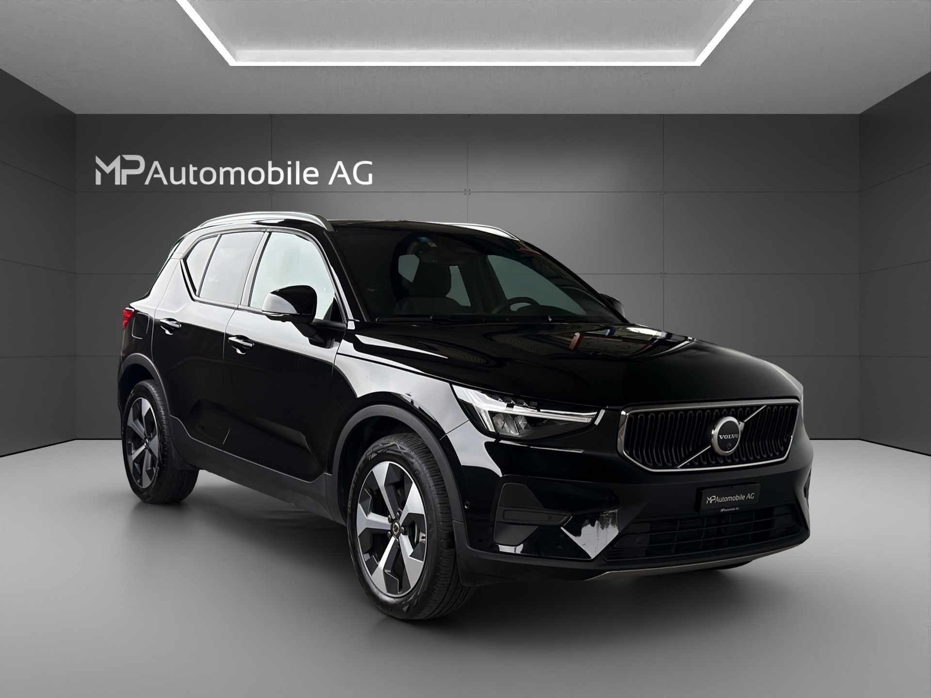 VOLVO XC40 B3 Benzin Mild Hybrid Xcite DCT-image-1