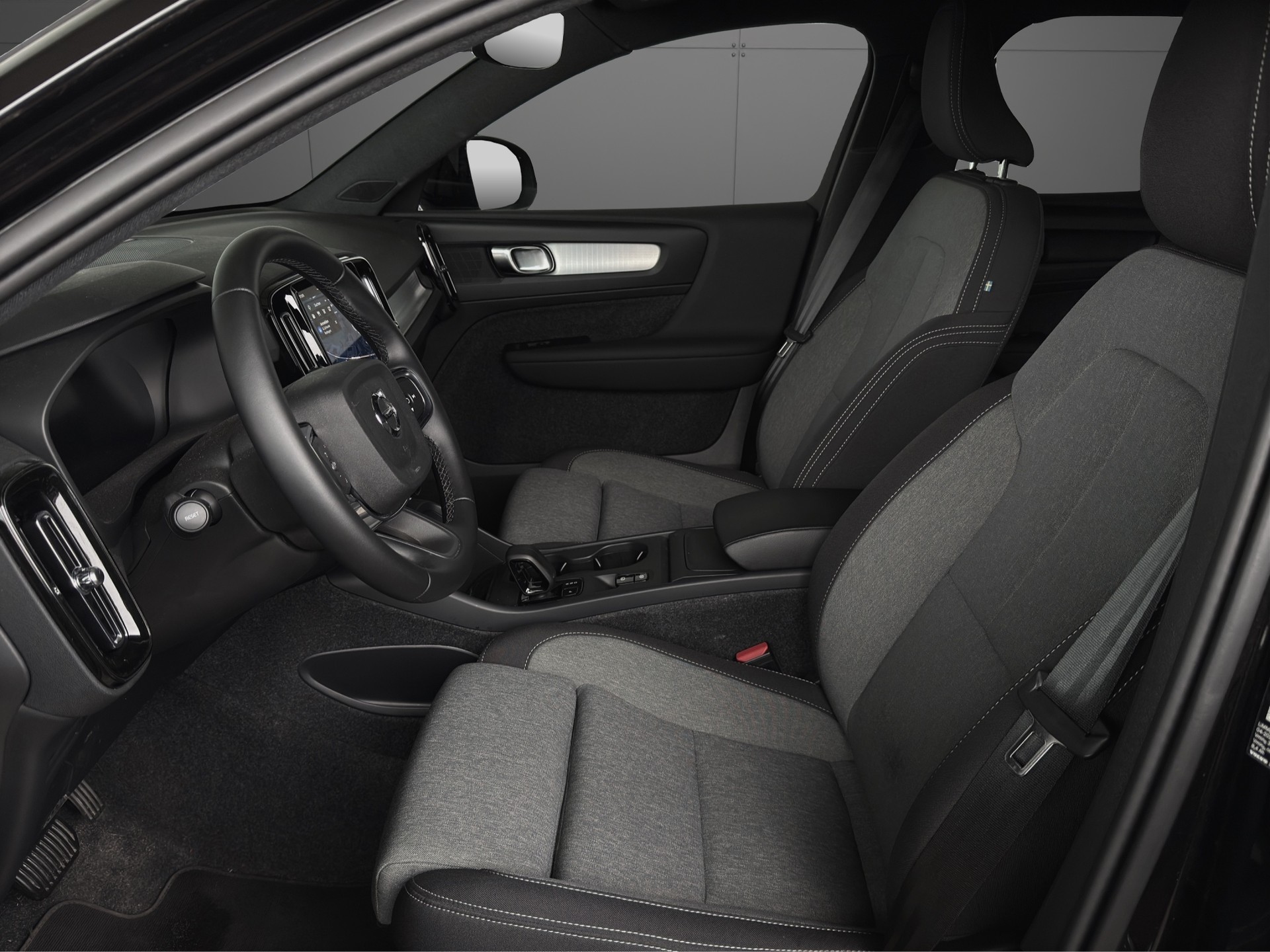 VOLVO XC40 B3 Benzin Mild Hybrid Xcite DCT-image-5