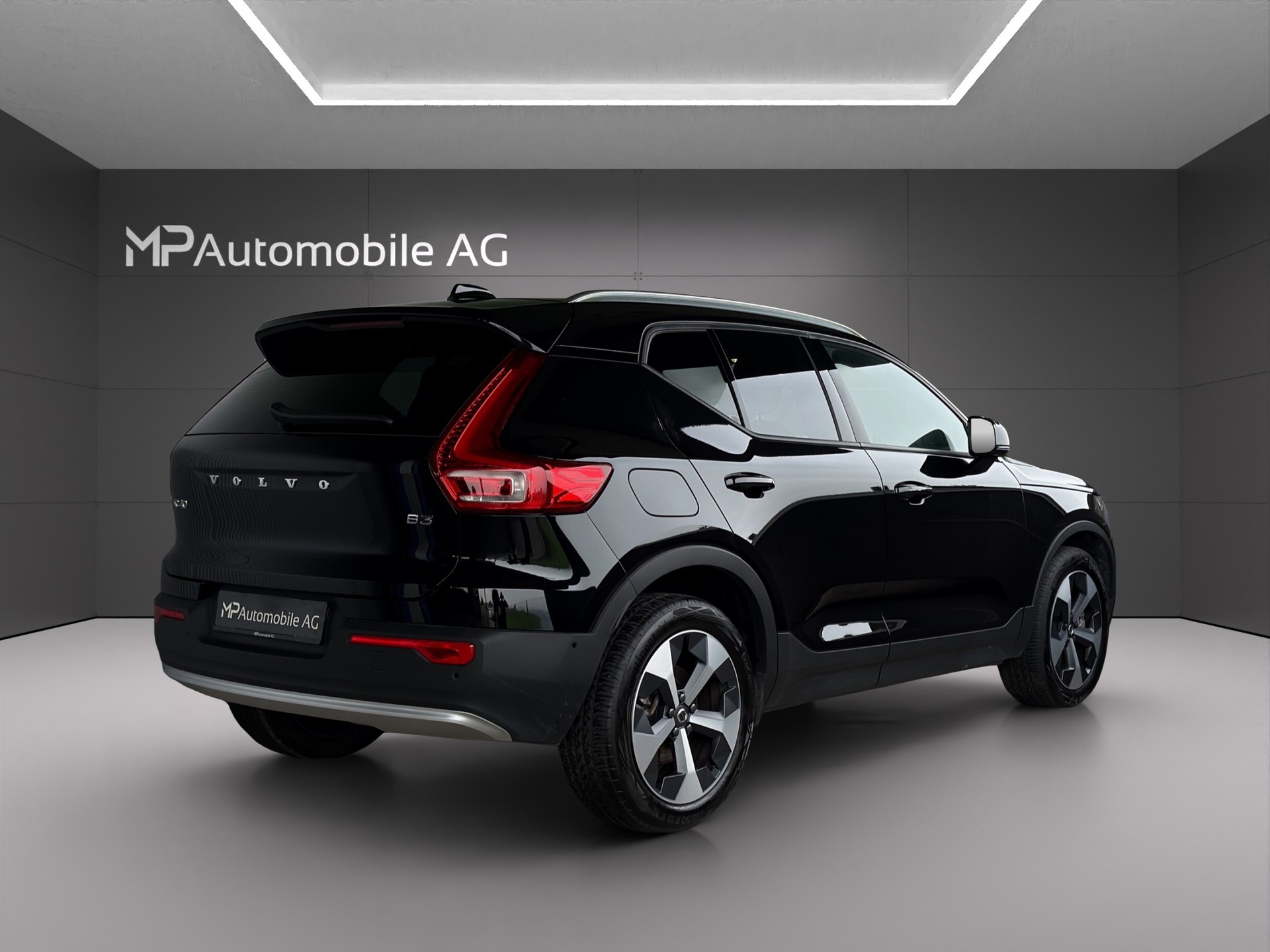 VOLVO XC40 B3 Benzin Mild Hybrid Xcite DCT-image-2