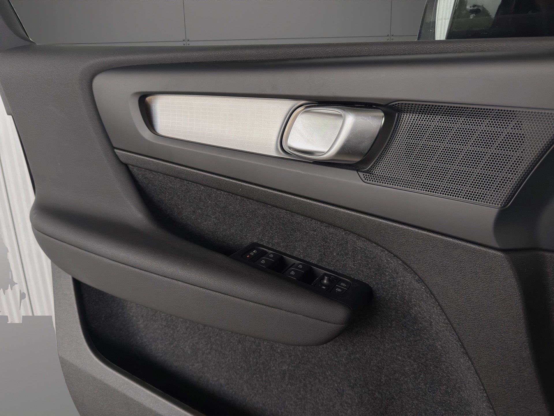 VOLVO XC40 B3 Benzin Mild Hybrid Xcite DCT-image-14