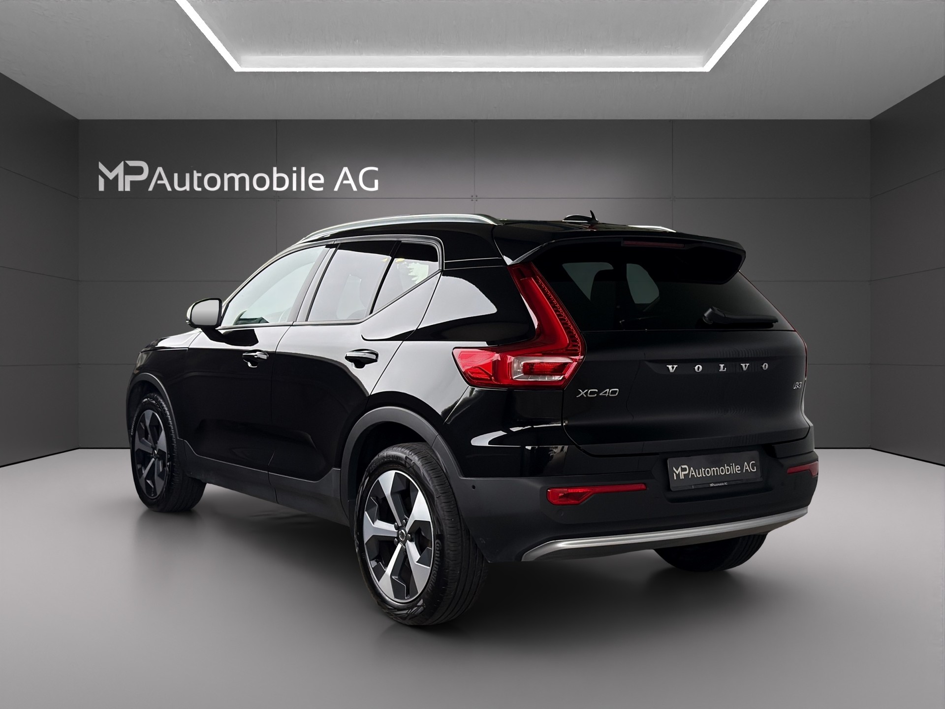 VOLVO XC40 B3 Benzin Mild Hybrid Xcite DCT-image-4