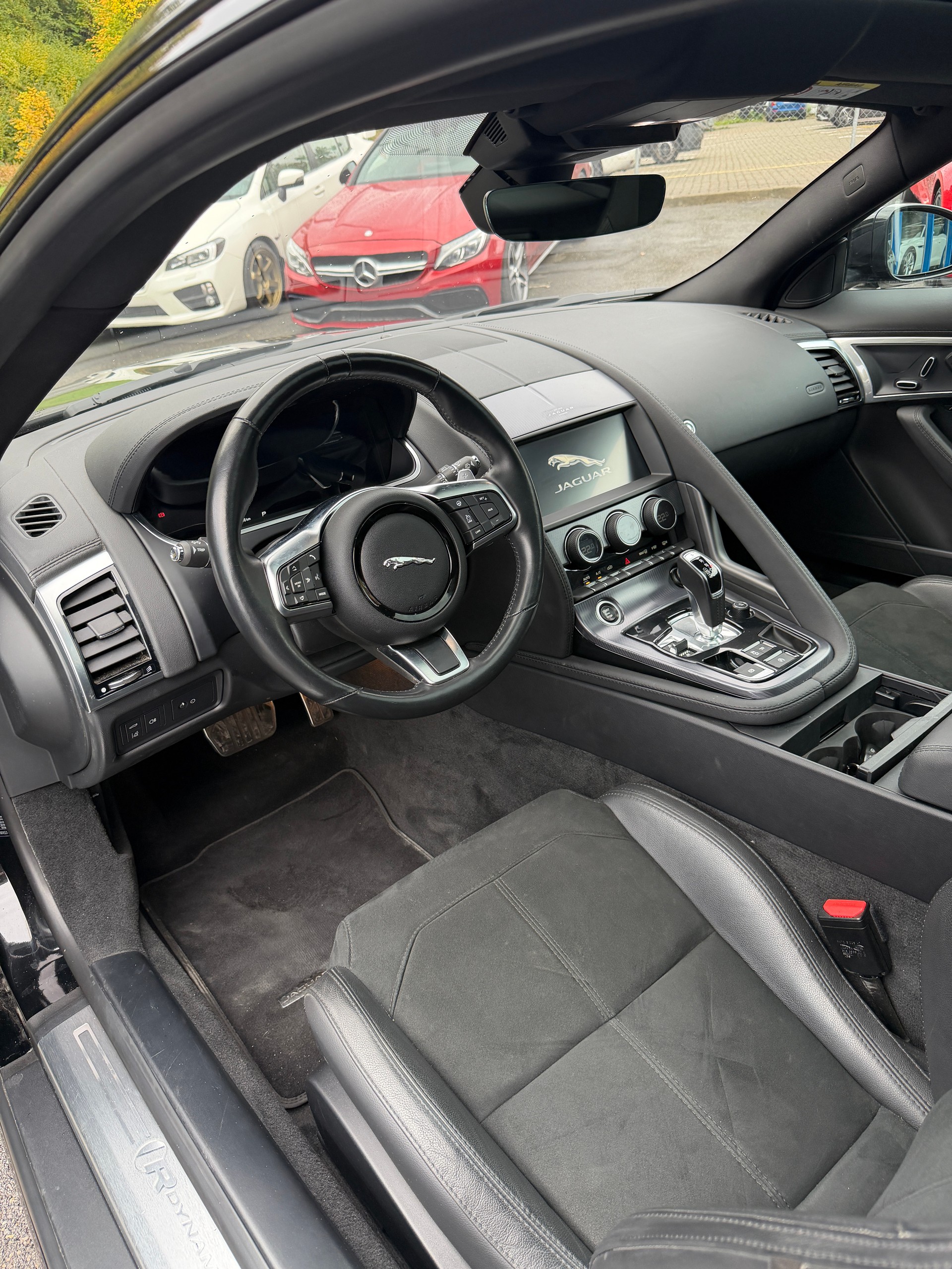 JAGUAR F-Type Coupé 2.0 I4 R-Dynamic Automatik-image-6