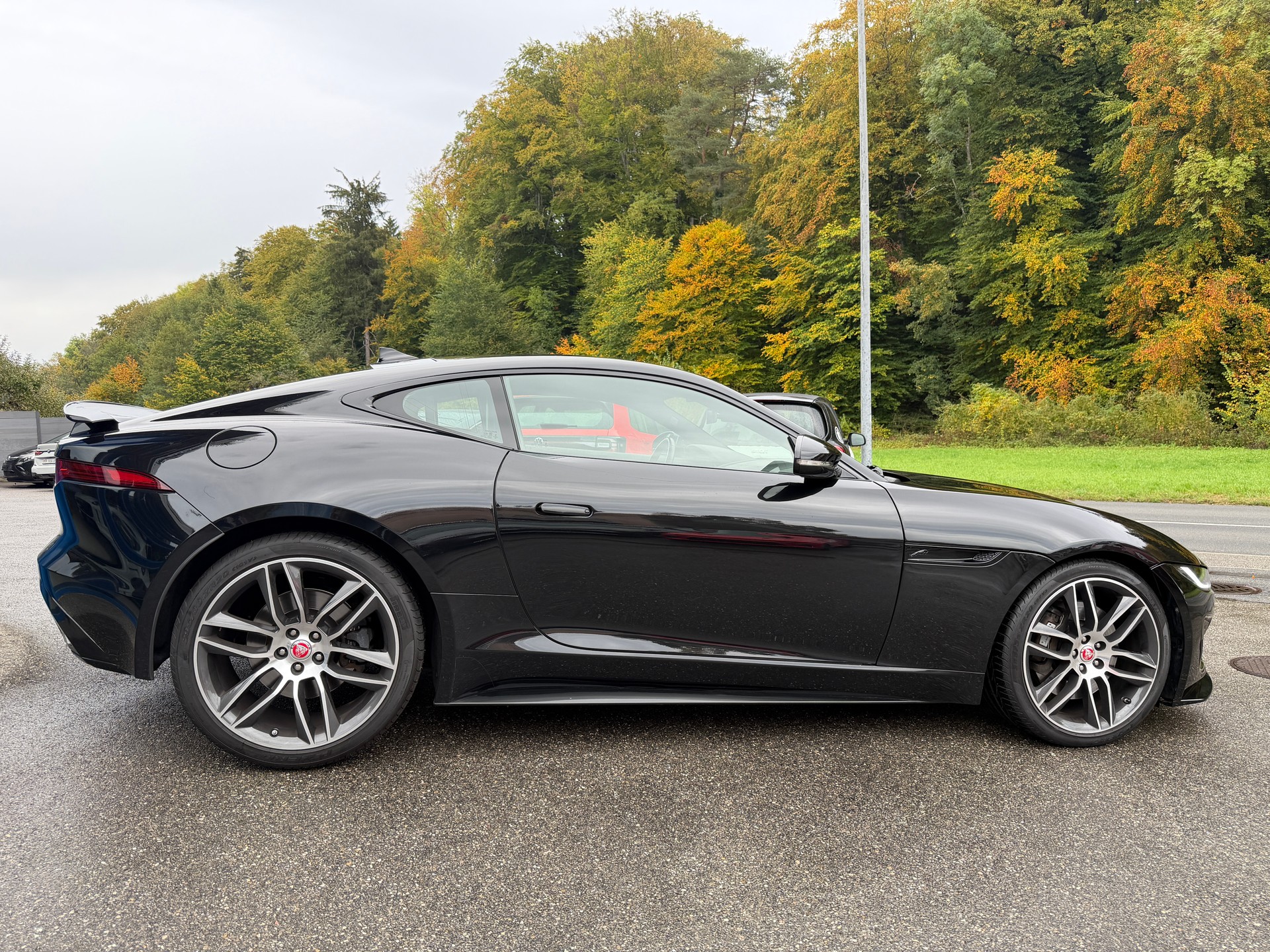 JAGUAR F-Type Coupé 2.0 I4 R-Dynamic Automatik-image-2