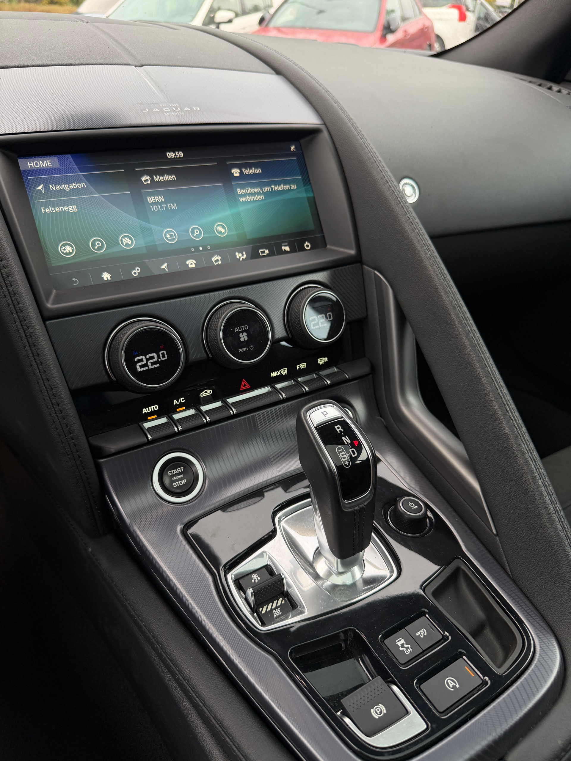 JAGUAR F-Type Coupé 2.0 I4 R-Dynamic Automatik-image-13